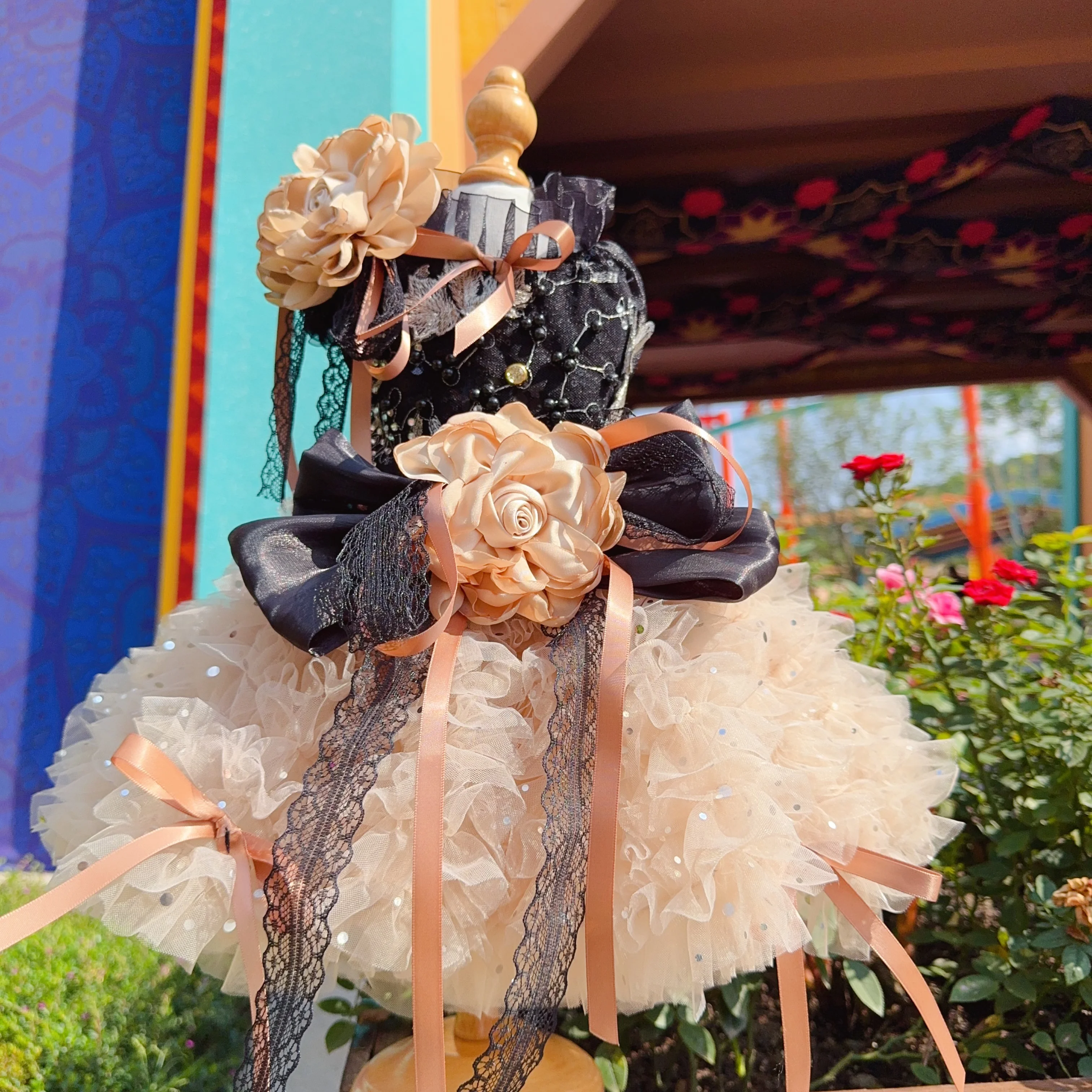 

Fine Handmade Pet Dog Clothes Luxury Black Golden Bow Flower Lace Long Tail Photography Dresses For Small Medium Dog Puppy Skirt