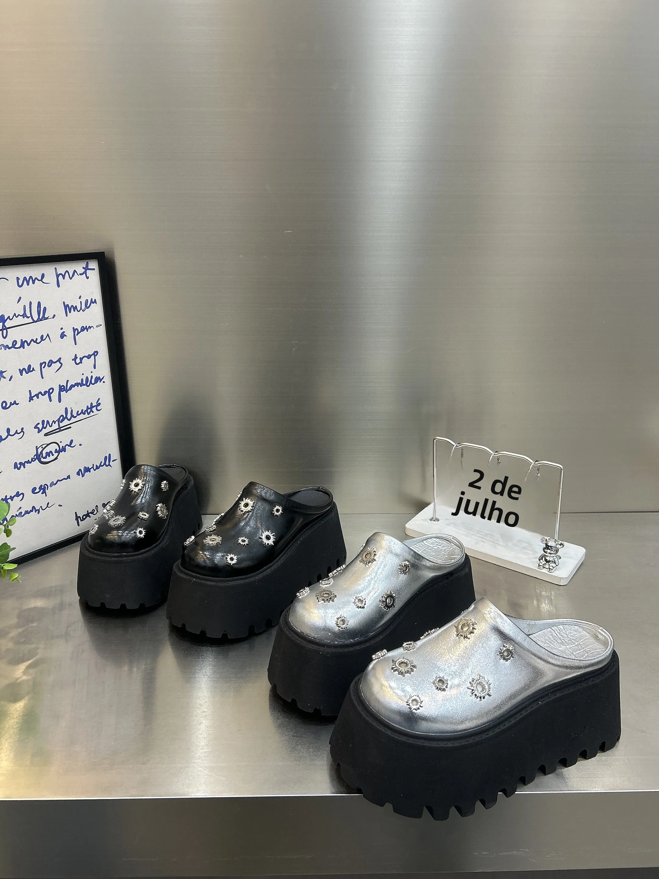 chaussures-decontractees-a-plateforme-epaisse-pour-femmes-style-coreen-a-enfiler-avec-rivets-robustes-collection-printemps-Ete