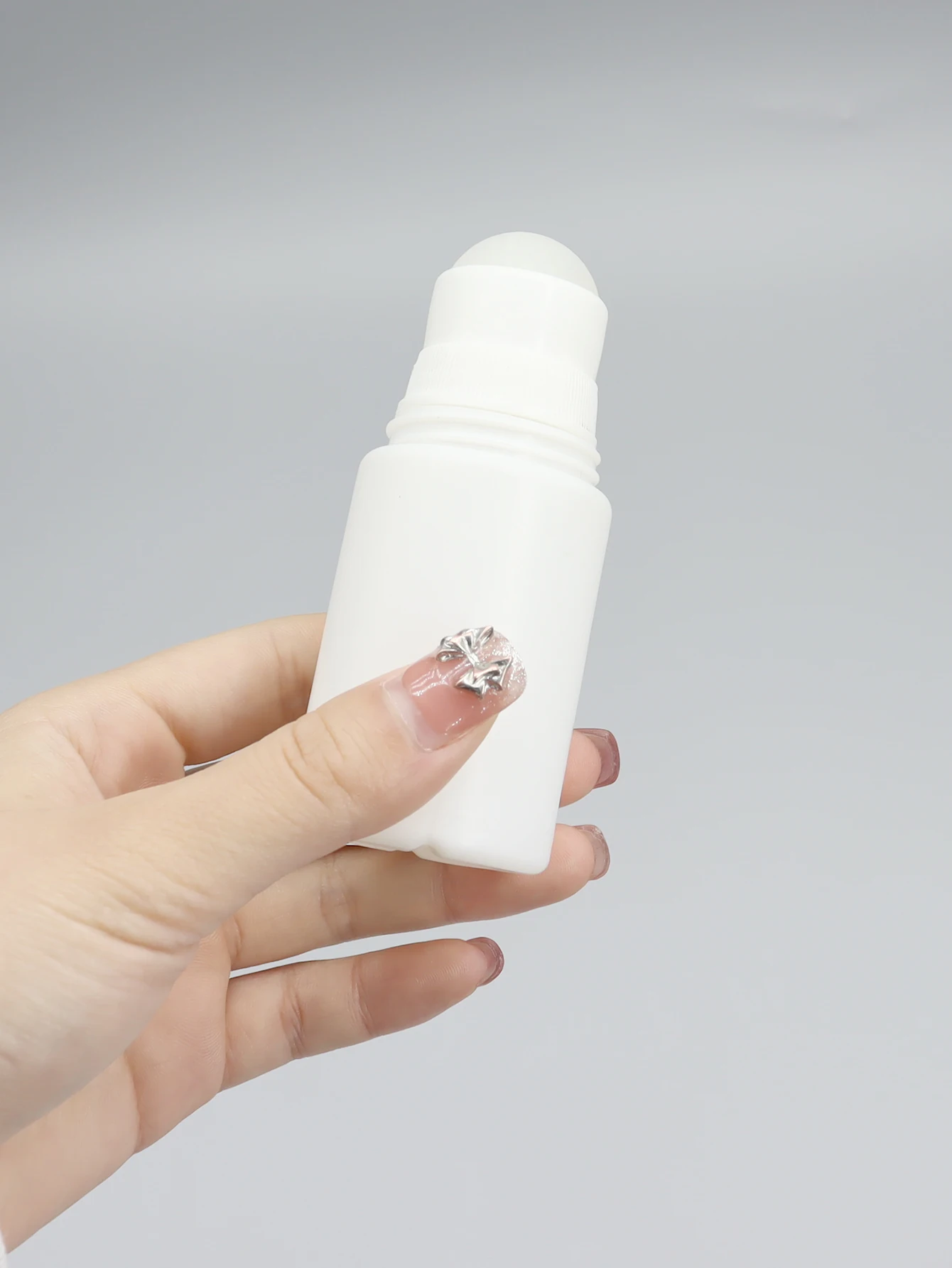 

24 x 50m Empty PP Plastic Roll On Bottles Plastic Roller Ball 50cc Travel Deodorant Roll On Container Outdoors