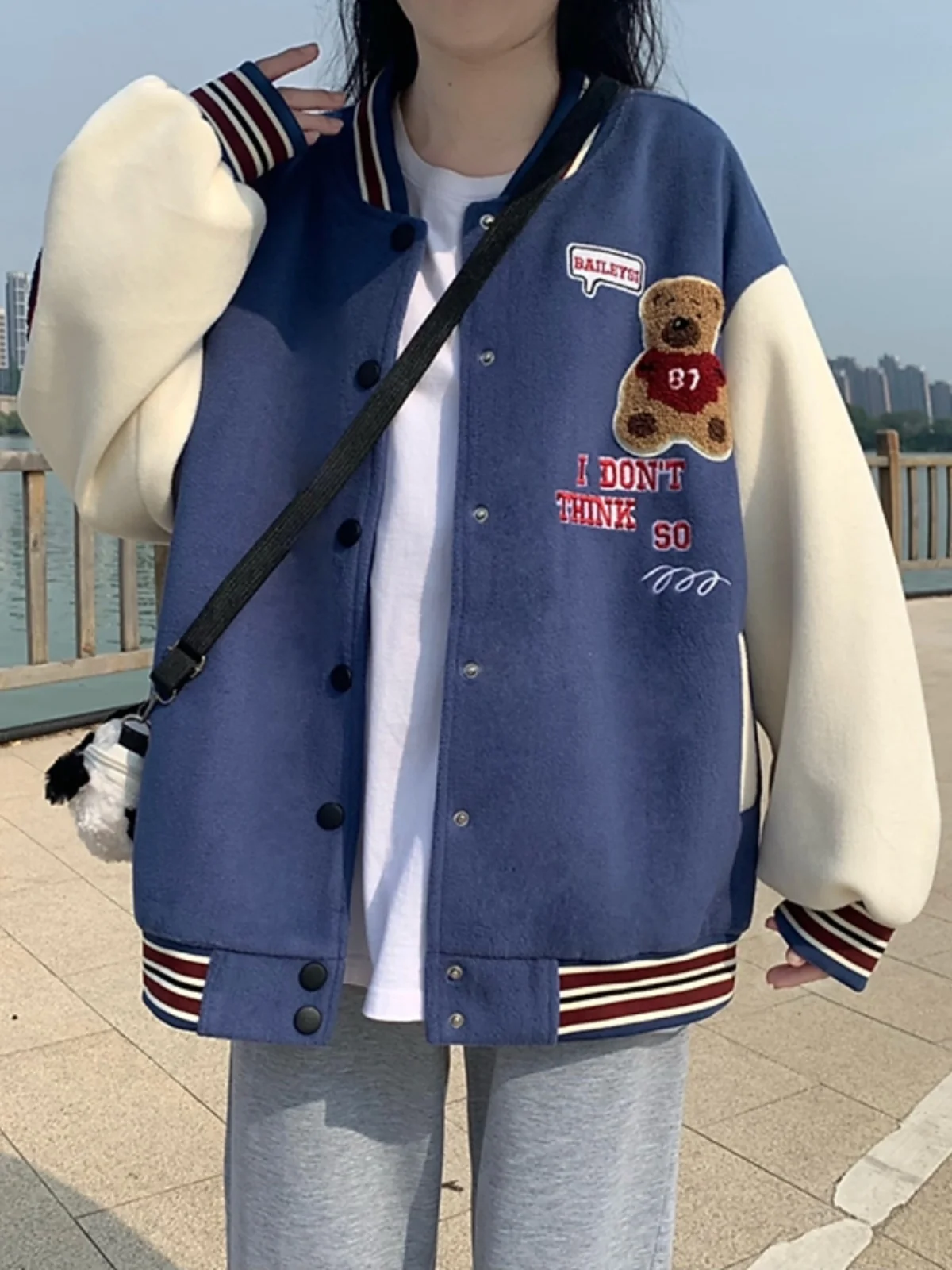 

Бейсбольные куртки с буквой M, женские, кожаные, с бисером и узором «рыбья кость», для активного отдыха, с флокированием, удлиненные, элегантные, разноцветные, для йоги, складные, OL