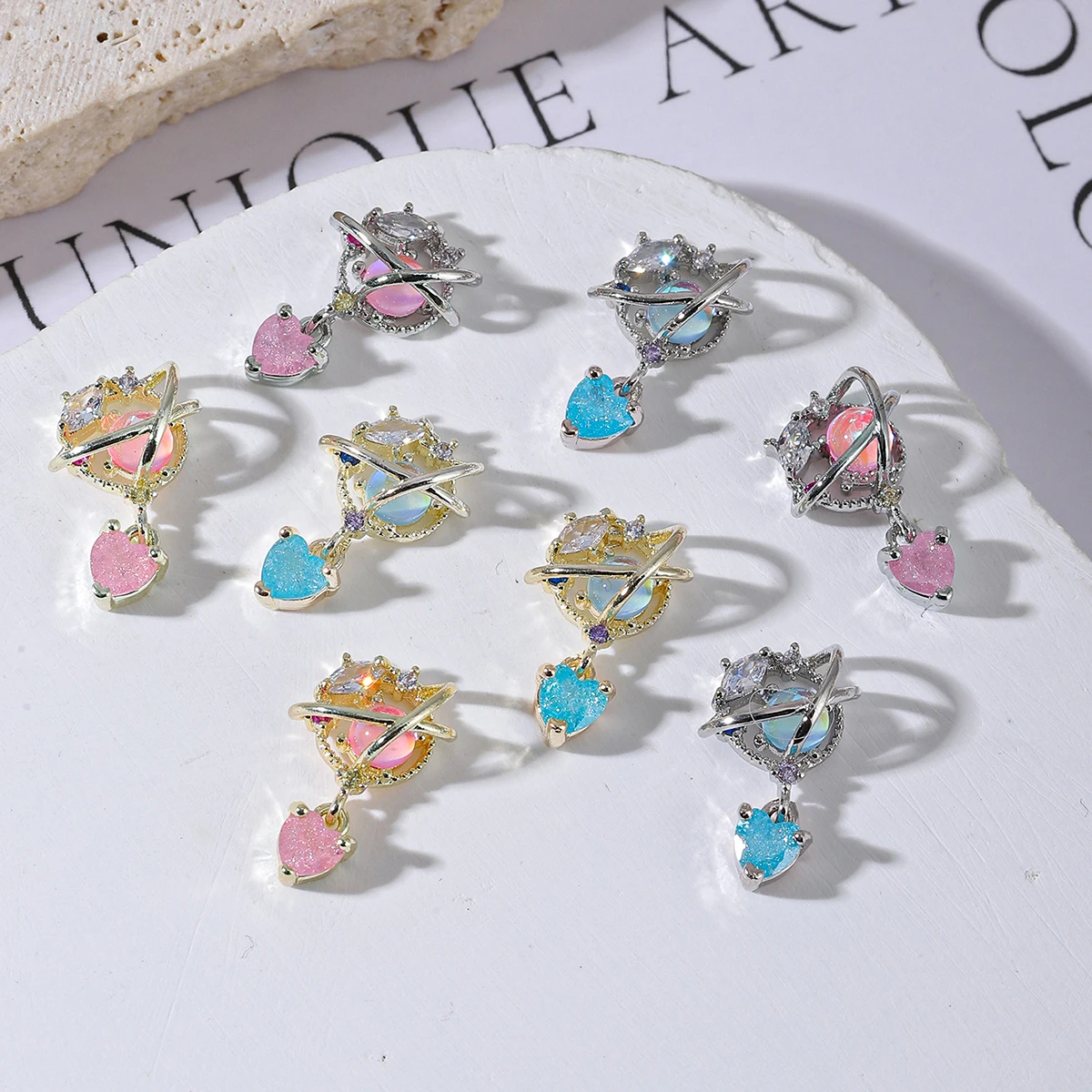 Micro embutidos zircão ornamentos, oco fora planeta pingente, luxo leve, Ins vento, diamante de metal, 4pcs