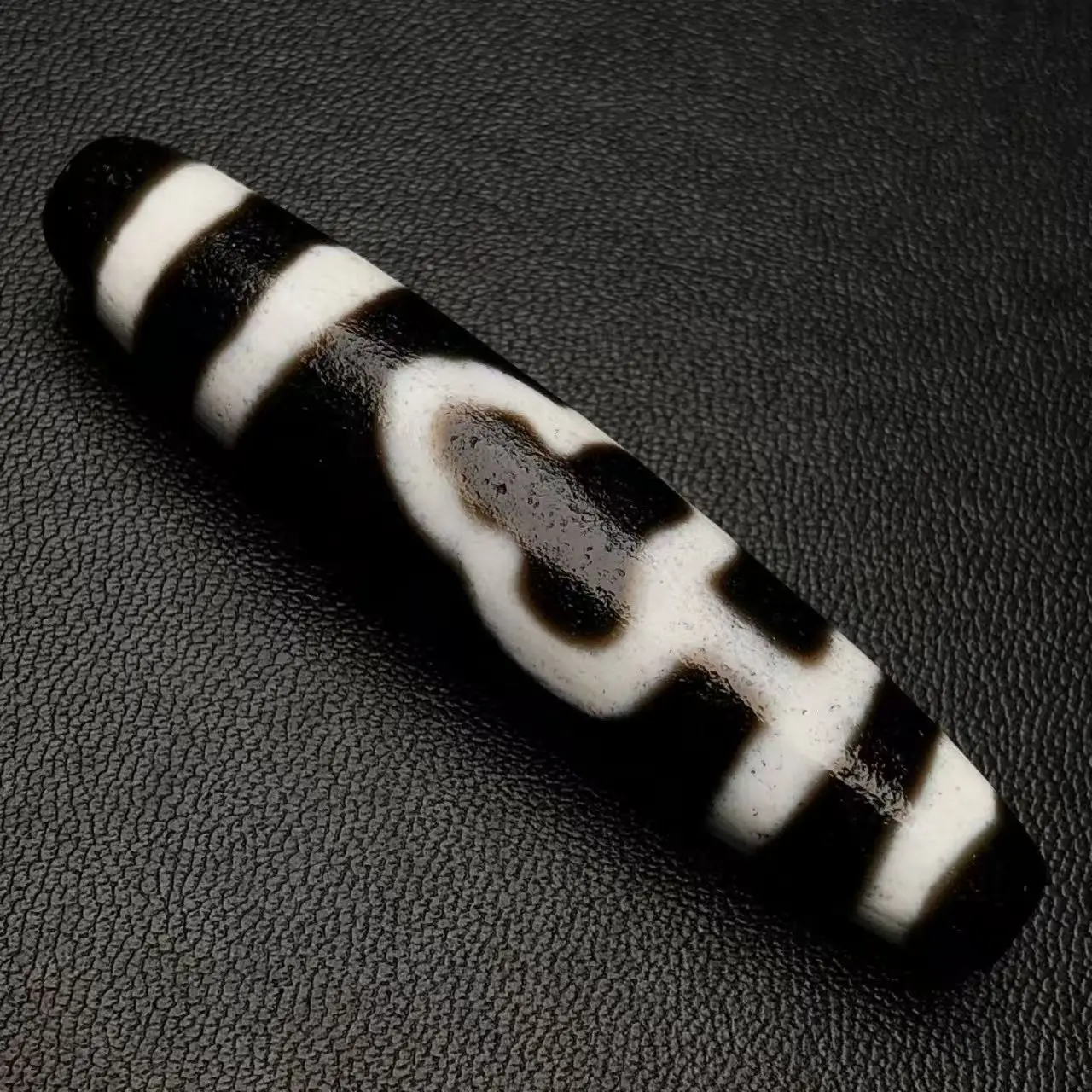 

Old Dzi Beads Bodhi 57*12mm Patina Fengshui Amulet High Oily Perfectly Appearance High Quality