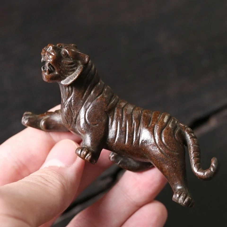 

Tiger mini copper play, study decoration, pressed paper, pen shelf, tea ceremony, tea pet, animal