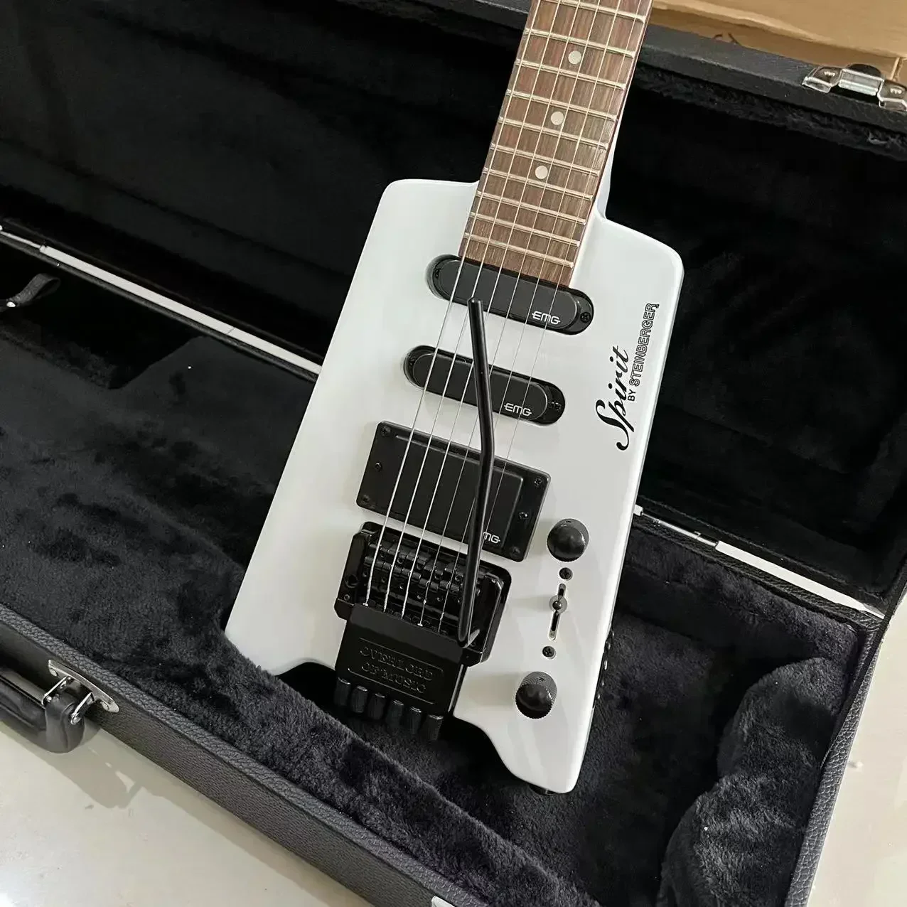 

Steinberger, Headless Electric Guitar, Floyed Rose Bridge, White Color, Mahogany Body, 6 String Guitarra, Headless violão