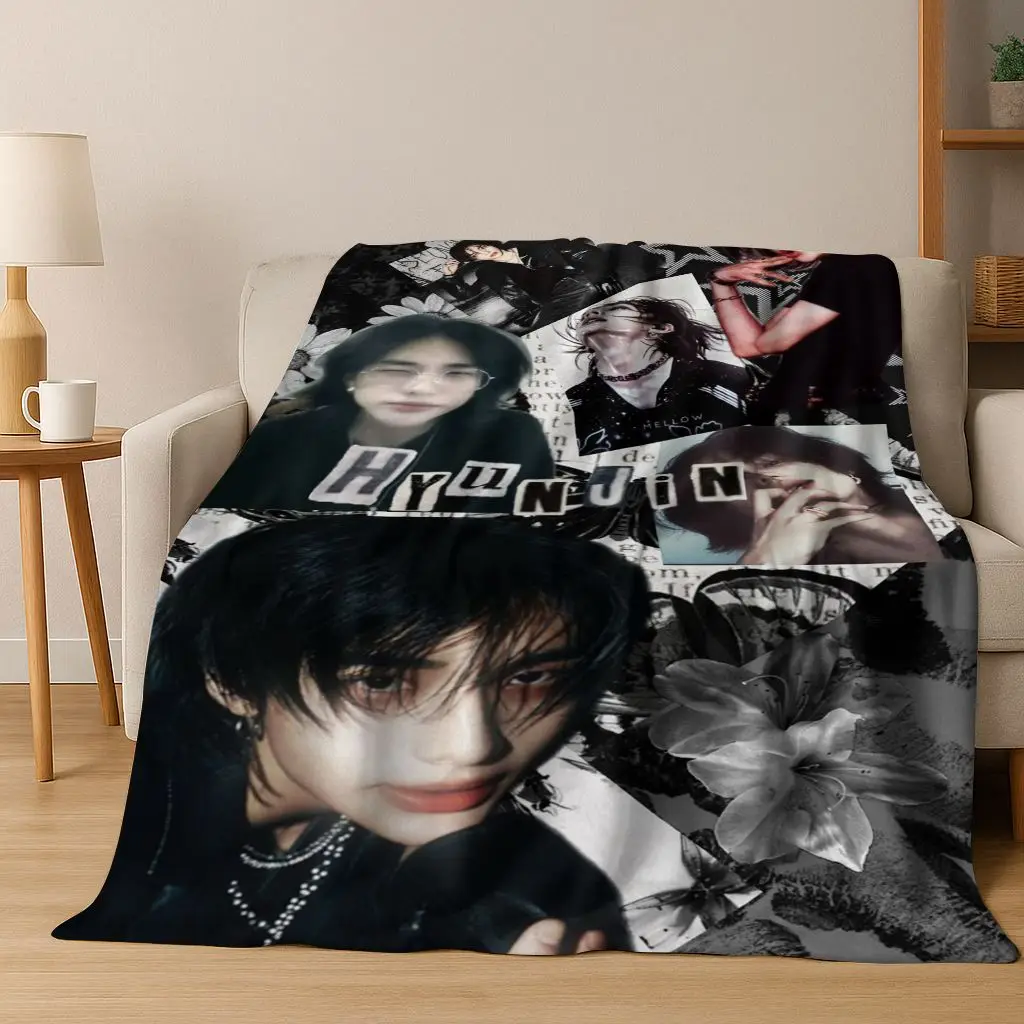 3D-Druck Streunende Kinder Kpop Star Hyunjin Flanelldecke Weiche warme Decke für Schlafzimmer Wohnzimmer Bett Reisen Camping Picknick Geschenk