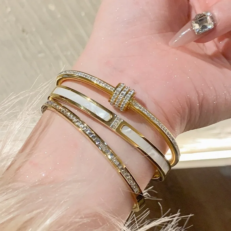 1PC Elegant Bangle With Sparkling Inlaid Zircon Charm Simple Style Titanium Steel Bracelet Women's Formal Dinners Daily Jewelry