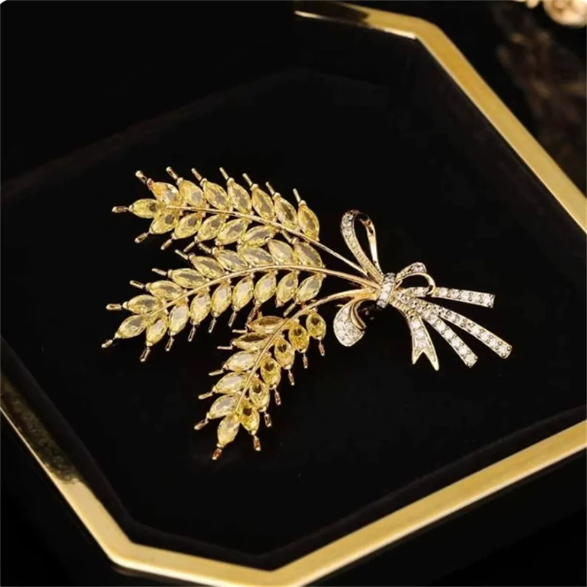 1Pc Creative Wheat Ear Brooch Exquisite Fashion Pin Charm Trendy Jewelry Accessories Party Gift for Men and Women Trendy 2026 view 4