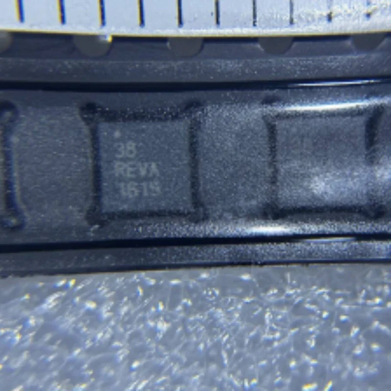 ISL9238HRTZ-T Battery Charger IC 1-4 Cell Li-Ion 23.4V I2C/SMBus 32-TQFN Power Management for Notebooks