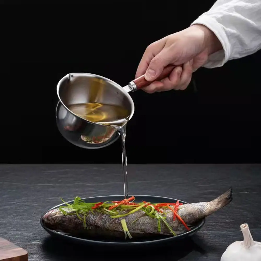 Stainless Steel Oil Sprinkling Small Pot with Wooden Handle Hot Oil Household Kitchen Multifunction Milk Pot