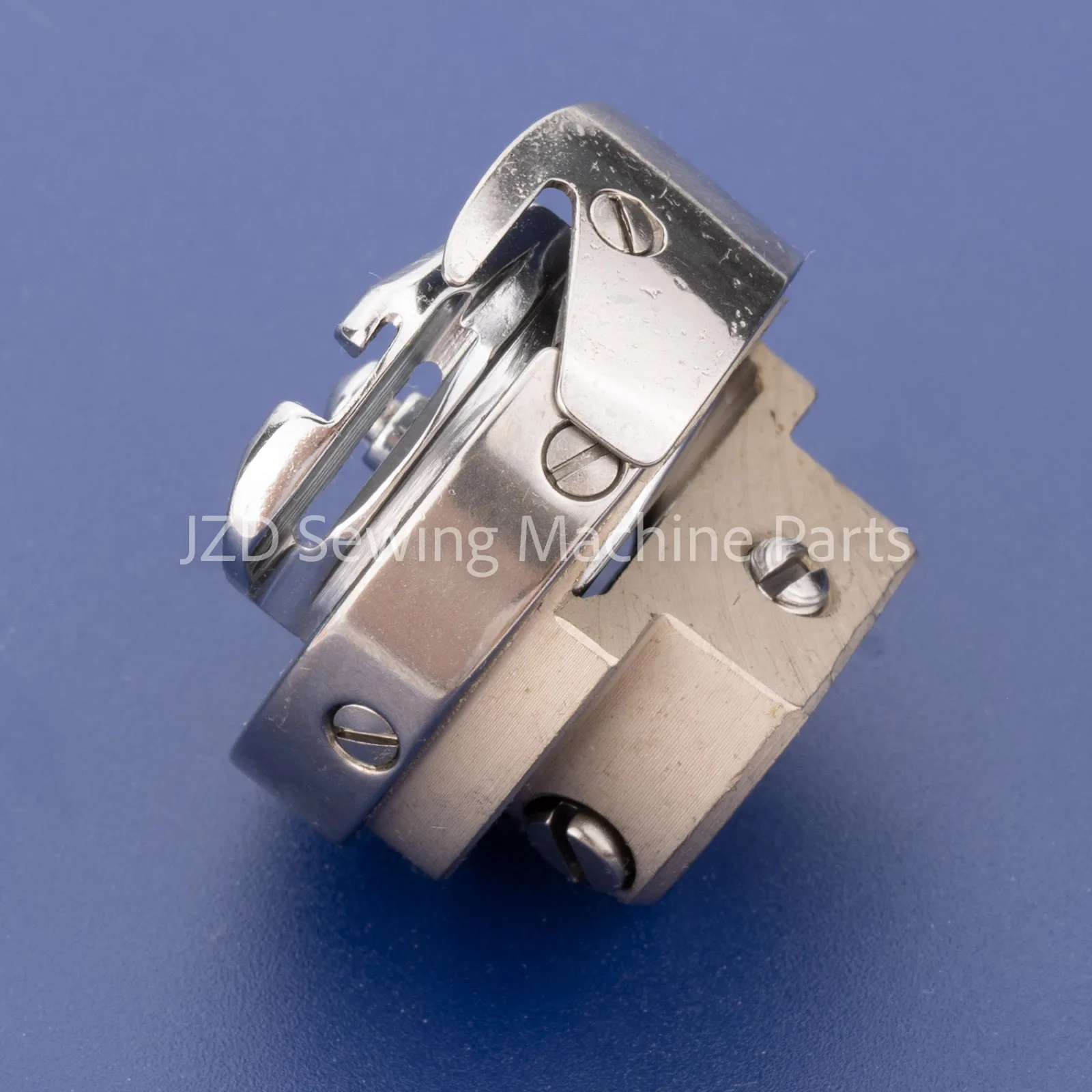 

1 шт. # HTH-BTR(HPNG) Новый поворотный крючок под триммер 1,7P, подходящий для деталей швейной машины BROTHER