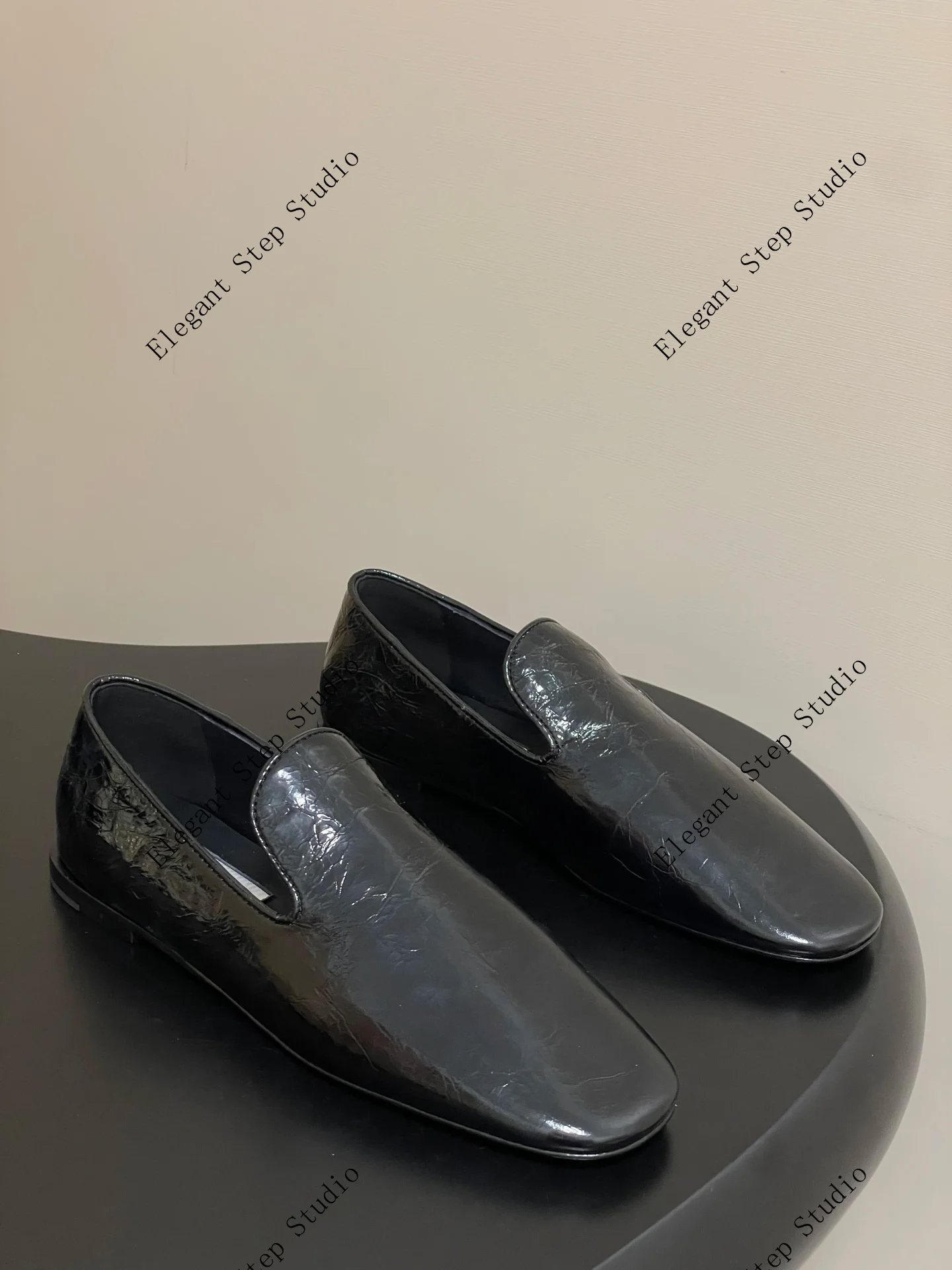 

Women's Shoes Wrinkled Leather Flat Moccasins Loafers