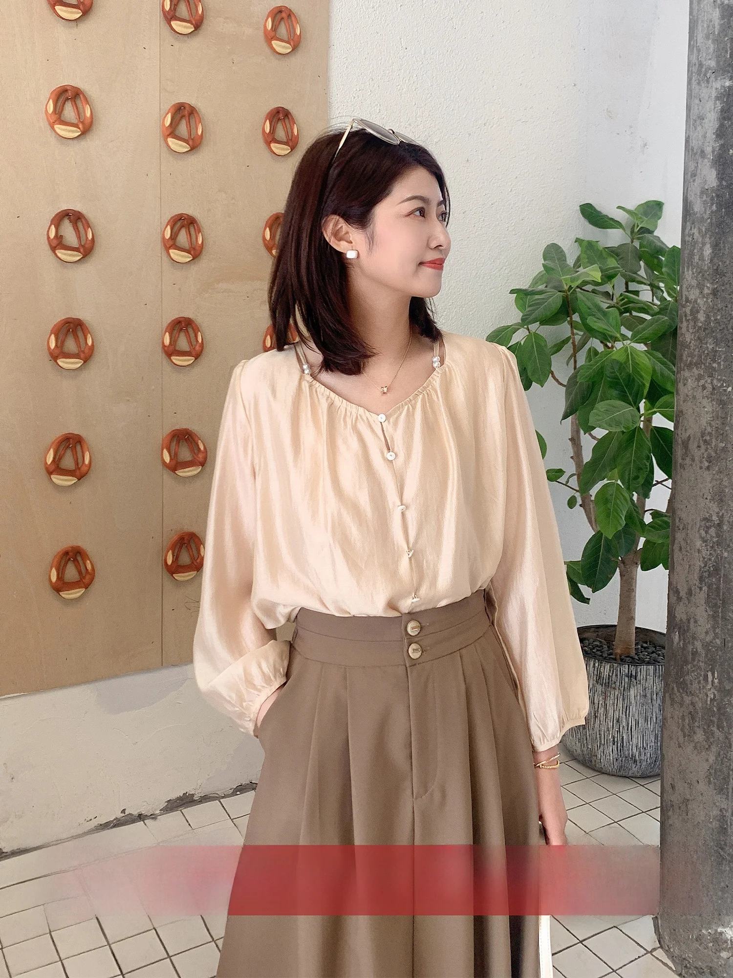 

Ретро-топ из шифона с бисером, V-образный вырез, длинный рукав, свободный крой, дышащий полиэстер, стандартная длина, однотонный, для женщин