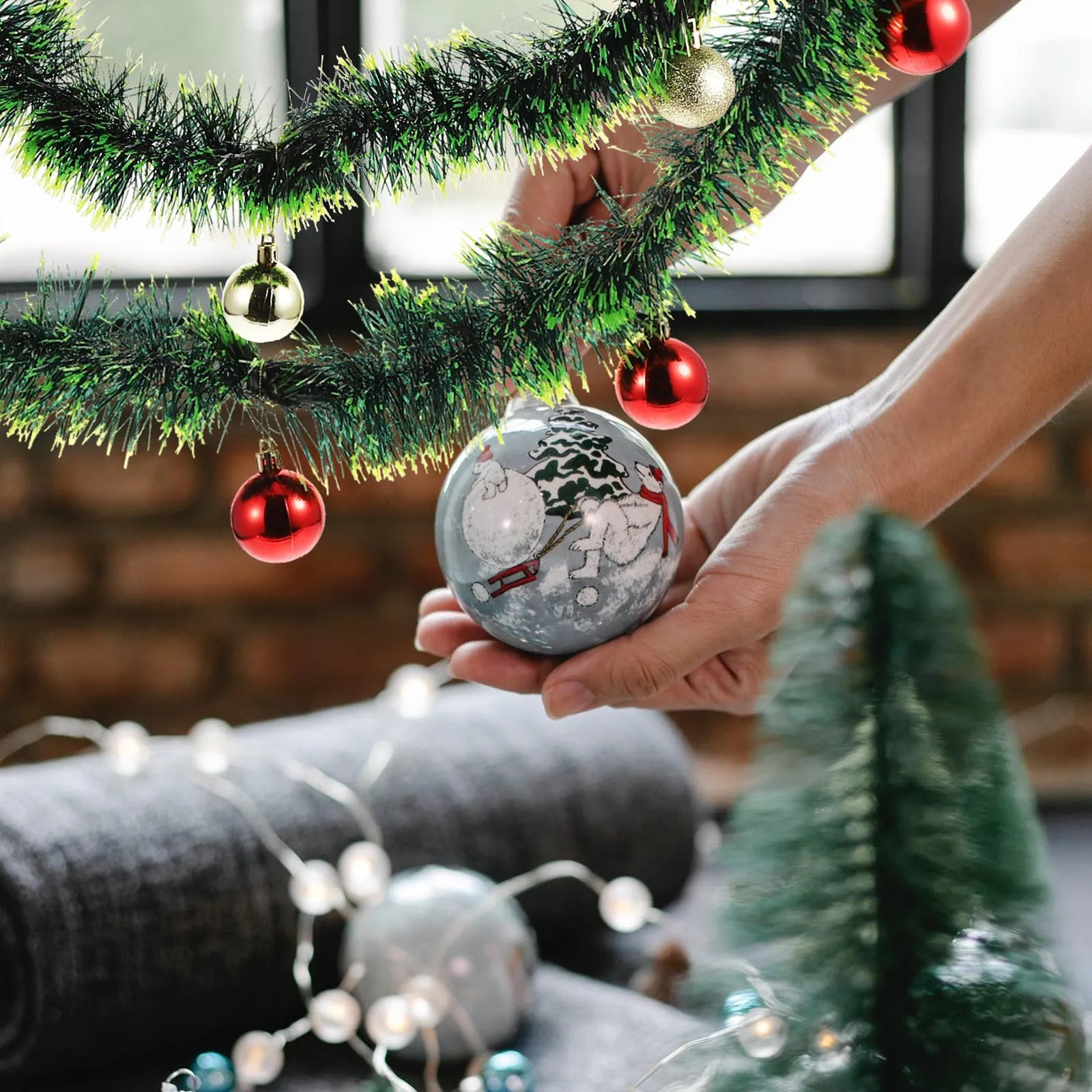 

2Pcs Super Long Christmas Snowflake Pet s Home Holiday Decor Tinsel Colored Balls Layout Prop Easy Cut Xmas Background