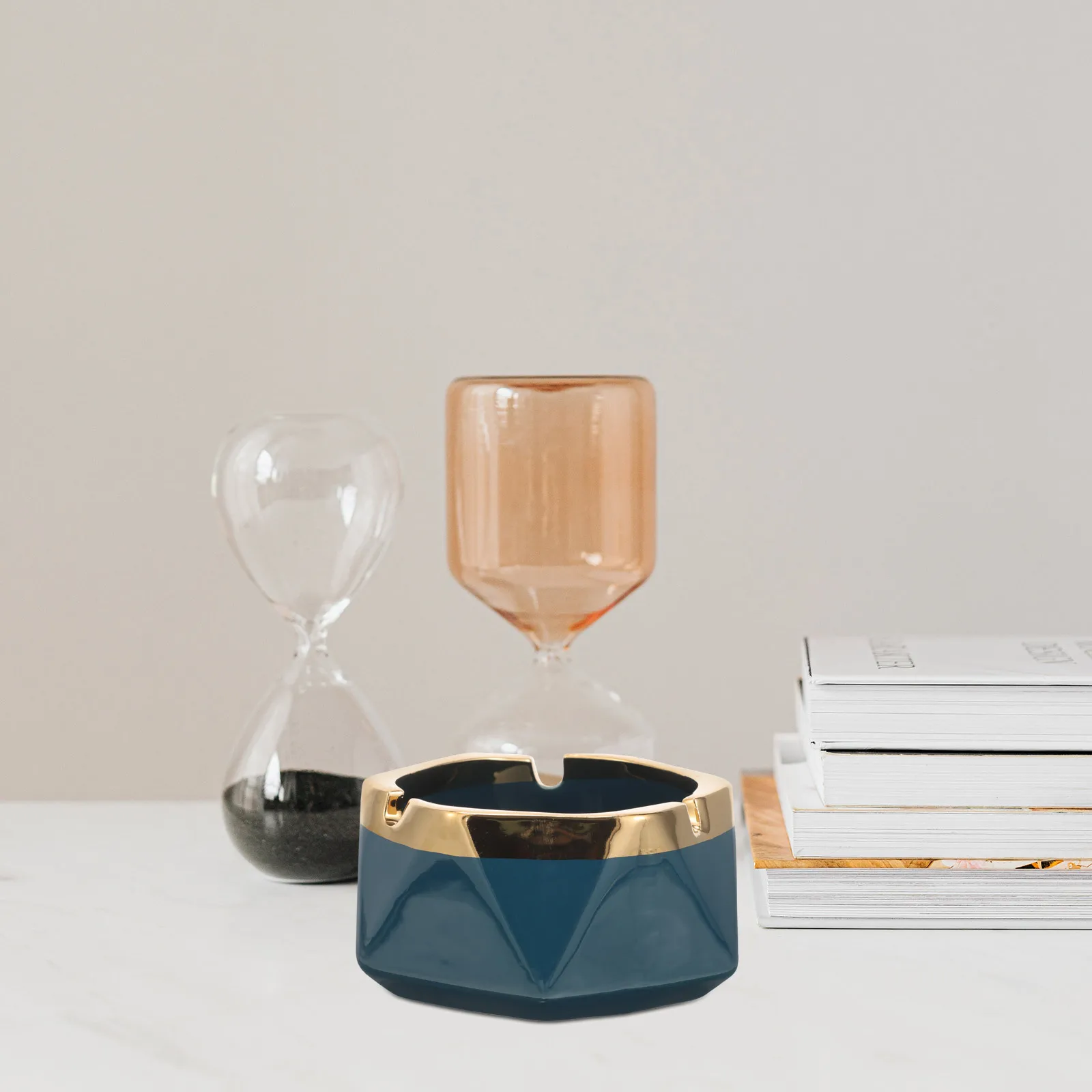 

Ceramic Ashtray Fashion High-end Household Delicate Container Office Decor Compact