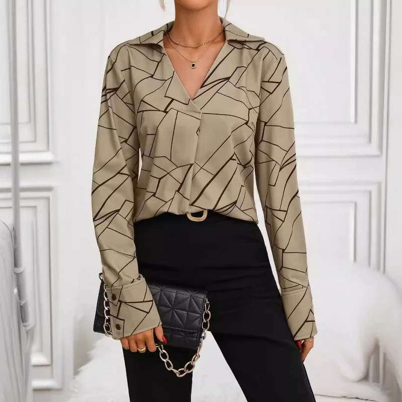 

2025Best-Selling New Type European and American New Loose PrintingvCollar Shirt