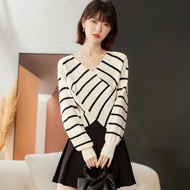 

Vintage V-neck Bat Long Sleeve Stripe Knit Pullovers Tops Women Sweater Autumn Winter Elegant Chic Loose Casual Knitwear D2136