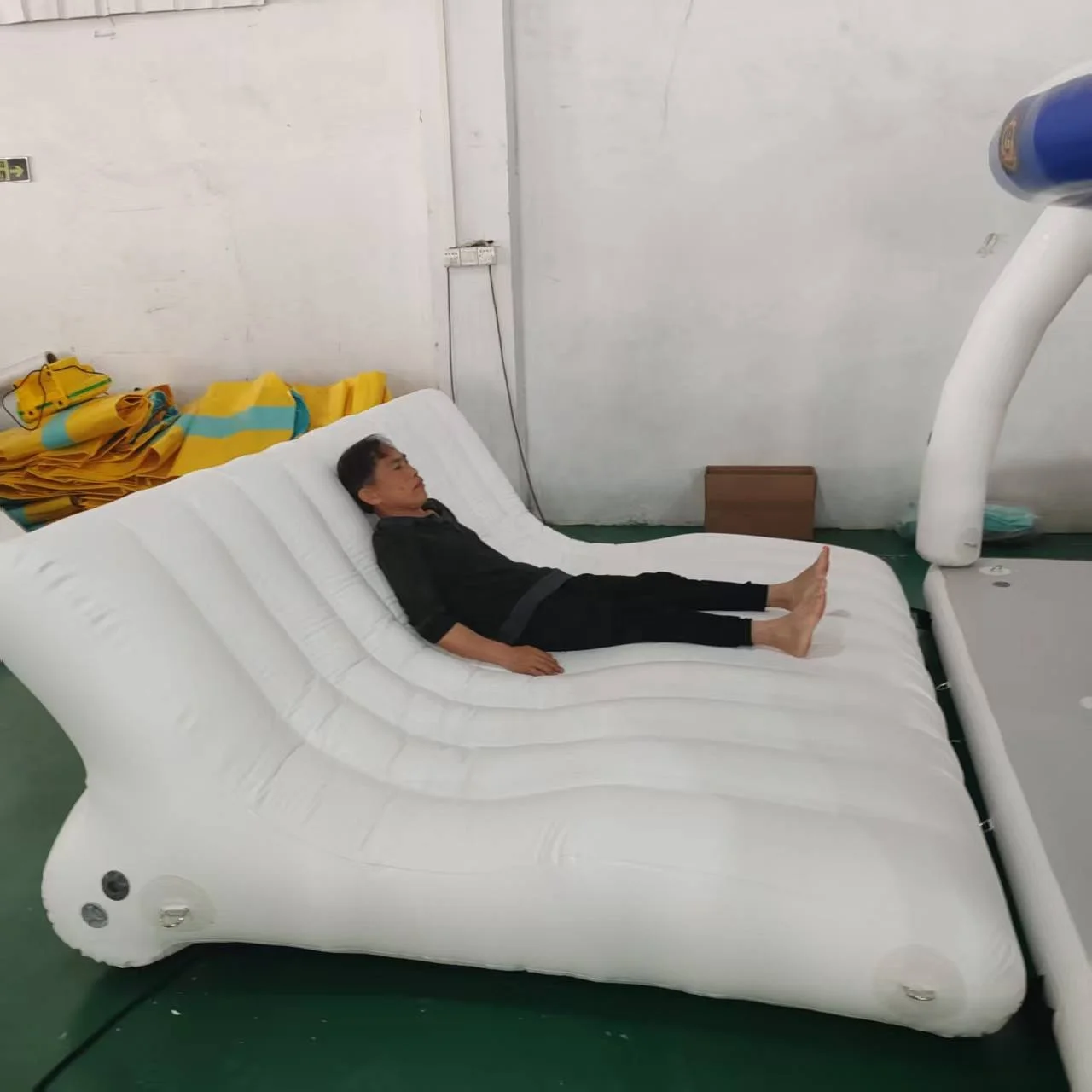 PVC Airtight Leisure Inflatable Floating Sofa Sunbathing Water Platform Bed Large Inflatable     for Water