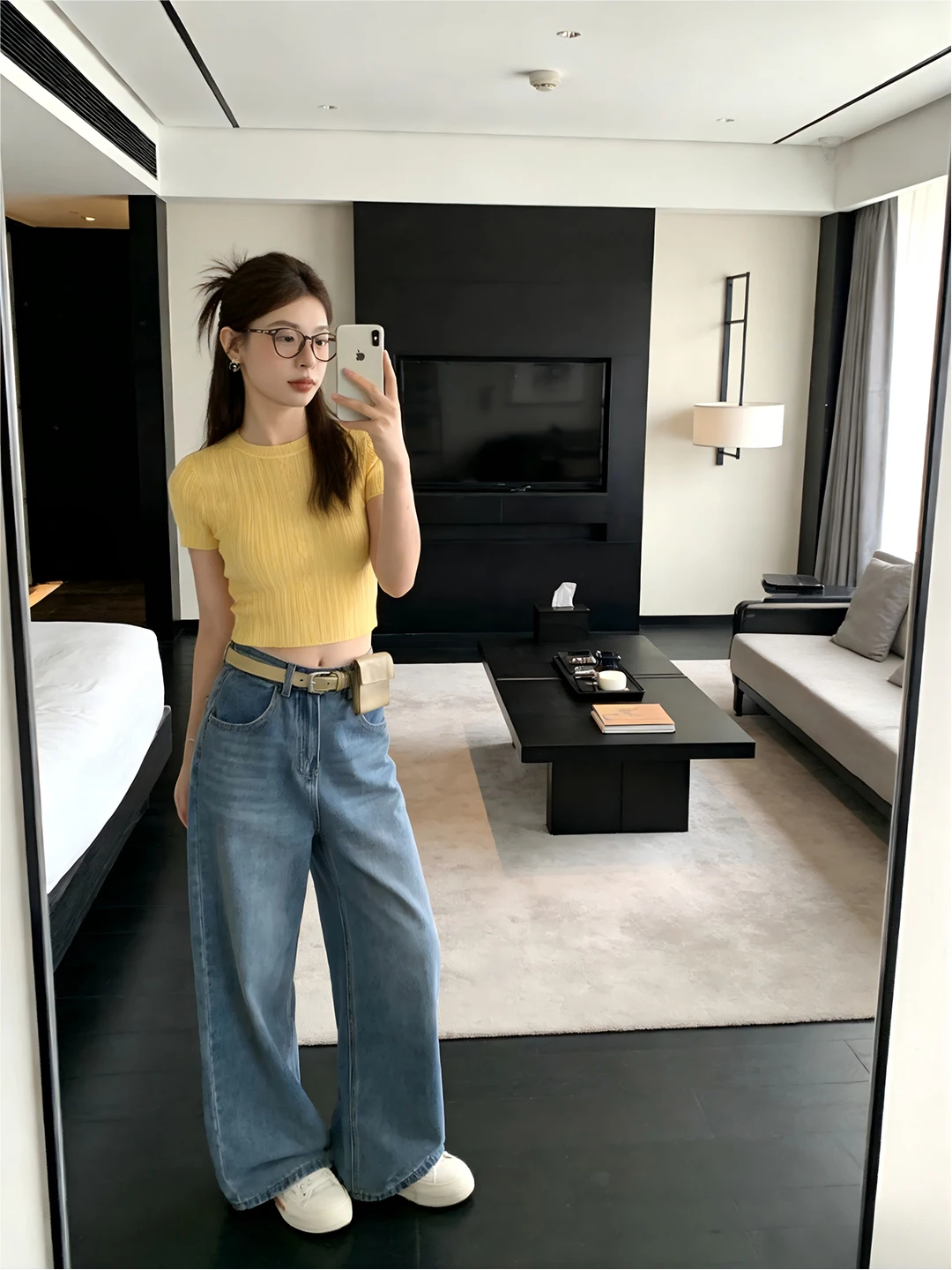 

Весенние корейские повседневные брюки с высокой талией и широкими штанинами из приятного для кожи прочного денима, универсальные, стройнящие, легко носятся с поясом