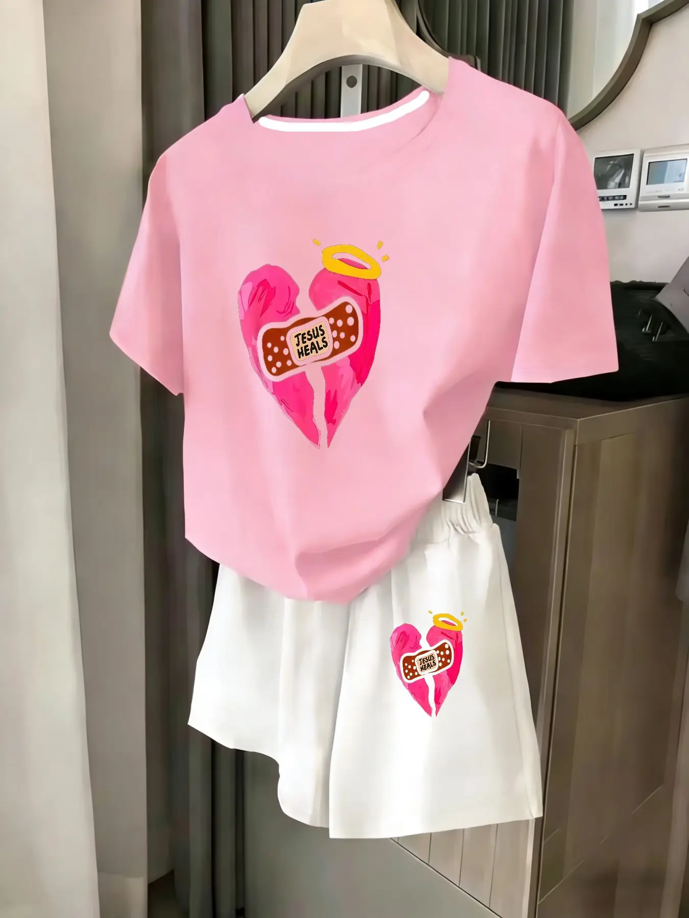 

Ladies 2-Piece Set Summer Beach Vacation Casual round Neck Short Sleeve Random Print T-Shirt Elastic Waist Shorts Suit Comfortab