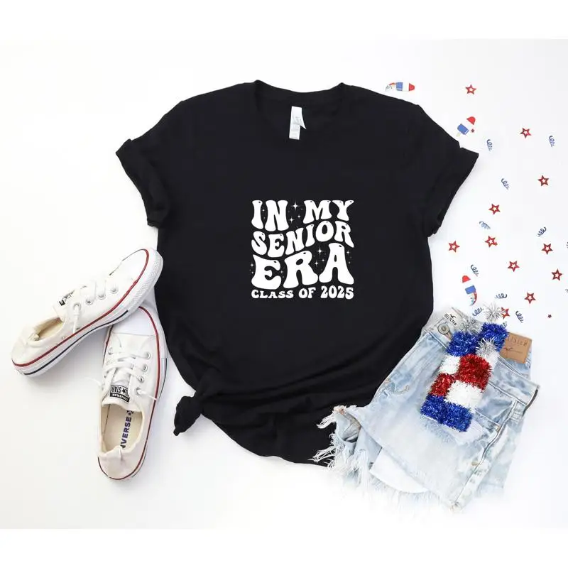 في عصرتي التخرج 2025 تي شيرت أخيرًا خريجًا لقد فعلت فئة تكنولوجيا المعلومات من Grad Senior Trip Perfect Student #1