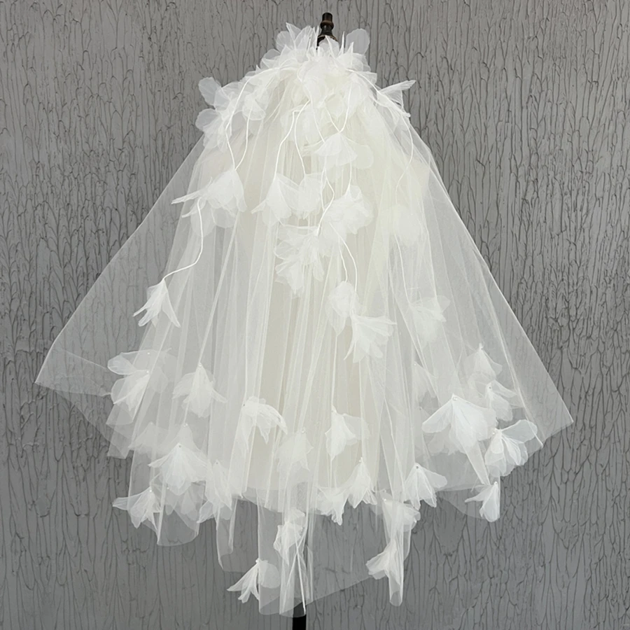 New Arrival Ivory Short Bridal veils with Metal Comb 3D Flowers Two Layers voile de mariée Bride wedding accessories