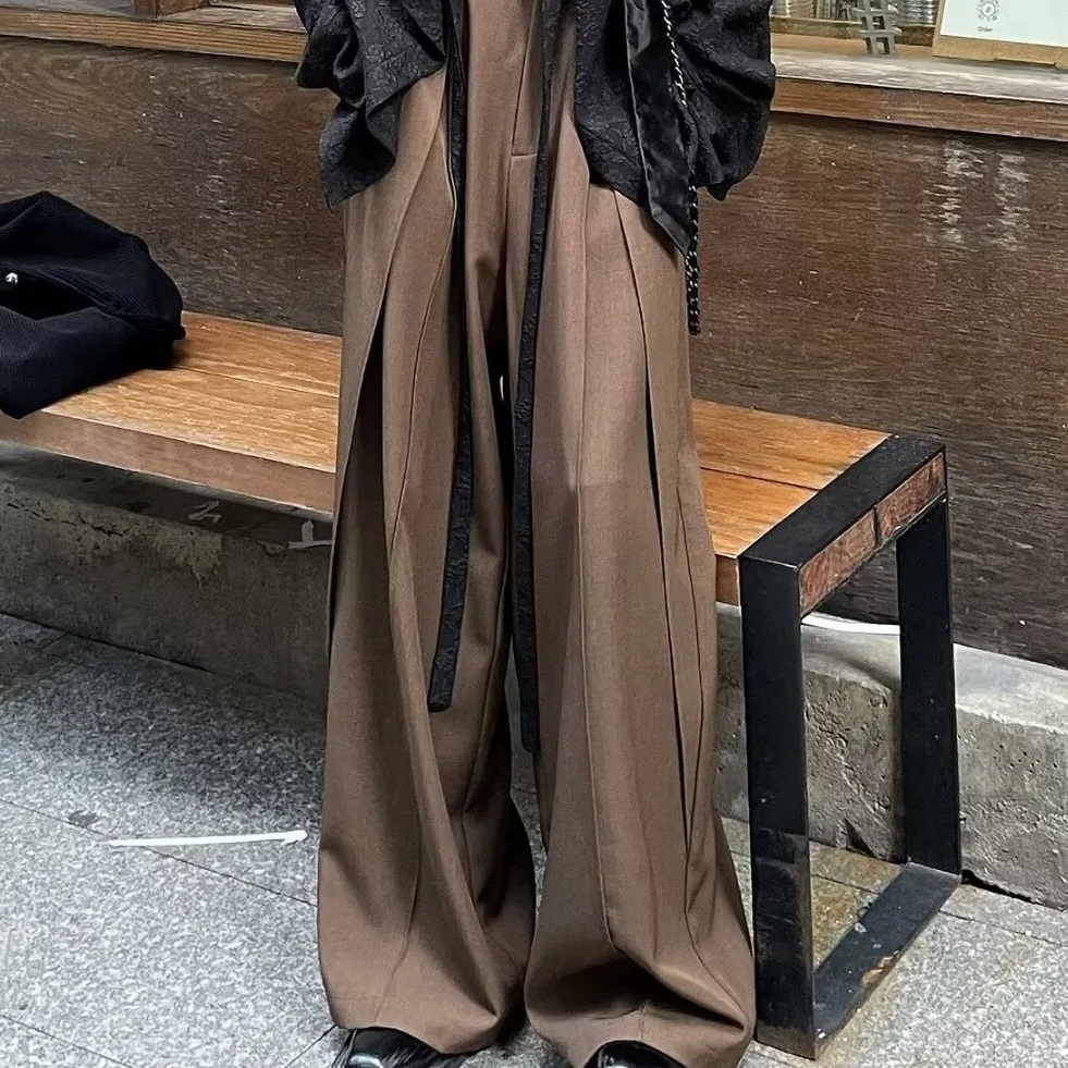 กางเกงสูททรงยูนิเซ็กซ์ ฤดูใบไม้ผลิ 2026 ดีไซน์พิเศษ จีบเอวสูง ทรงขากว้าง สไตล์เรโทร ผ้าพลิ้ว ตัดเย็บแบบต่อผ้า ยาวคลุมเท้า ทรงซ้อนชั้น