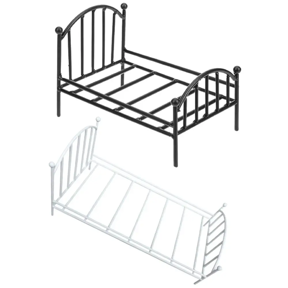 Neues 1:12 Puppenhaus Metall Puppenhaus Bett Puppenmöbel Mini Vintage Miniatur Schlafzimmer Zubehör Geschenk Realistisches Bett