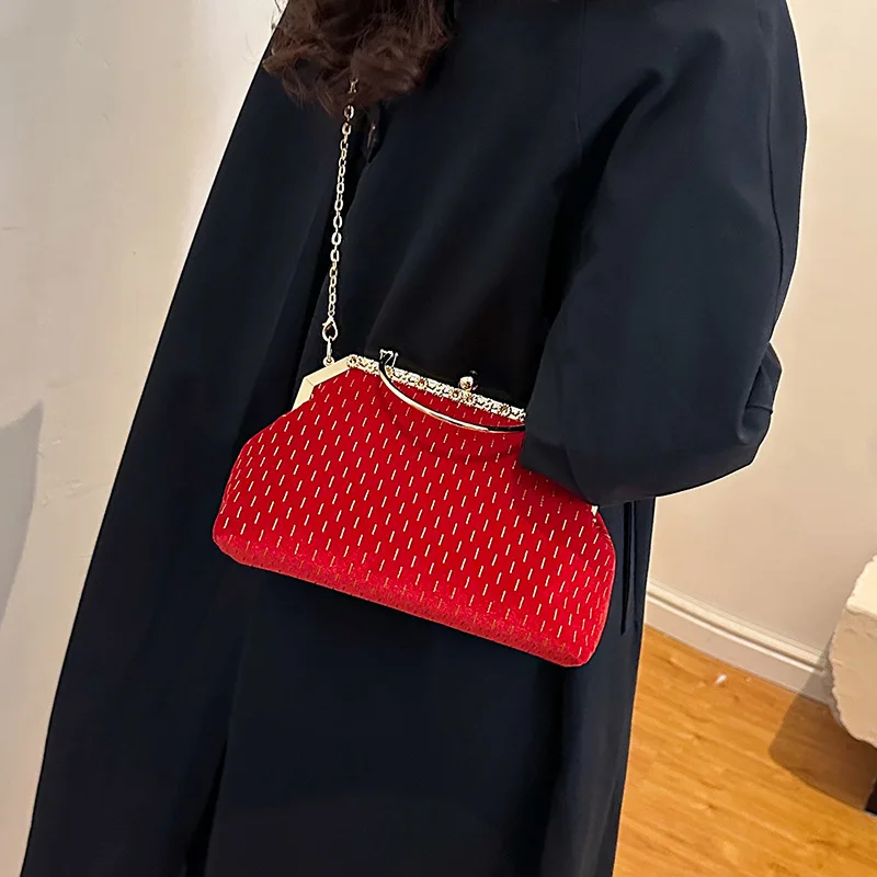 Velvet Evening Bags 2024 Winter Women\'s Clutches Small Party Wedding Handbags Elegant Cocktail Party Purse For Female Red Black