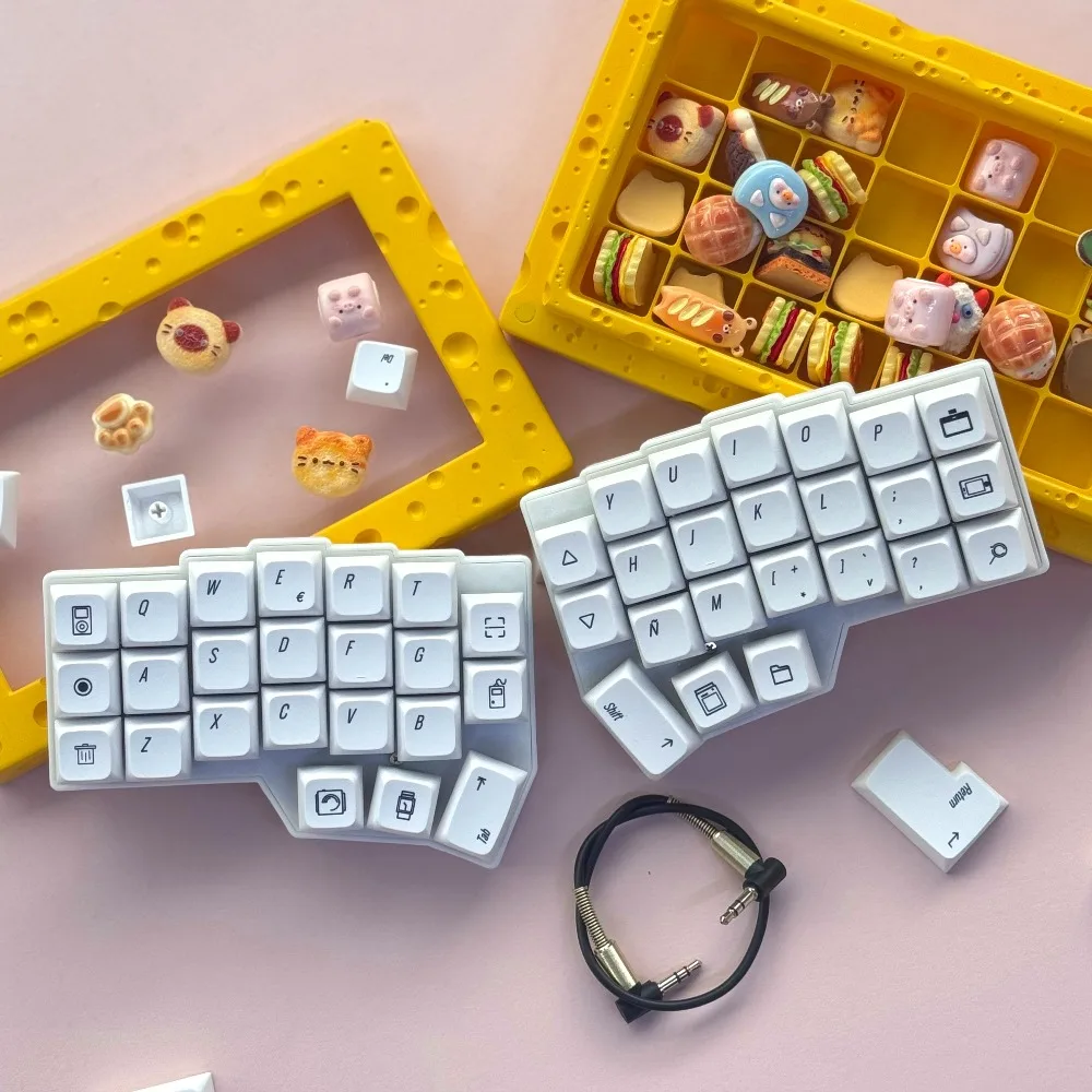 

Spain Corne V4.1 Split Keyboard Kit Russian Korean Keycap Hot Swap Horn Keyboard Wired RGB QMK Vial MX Switch Gaming Keyboard