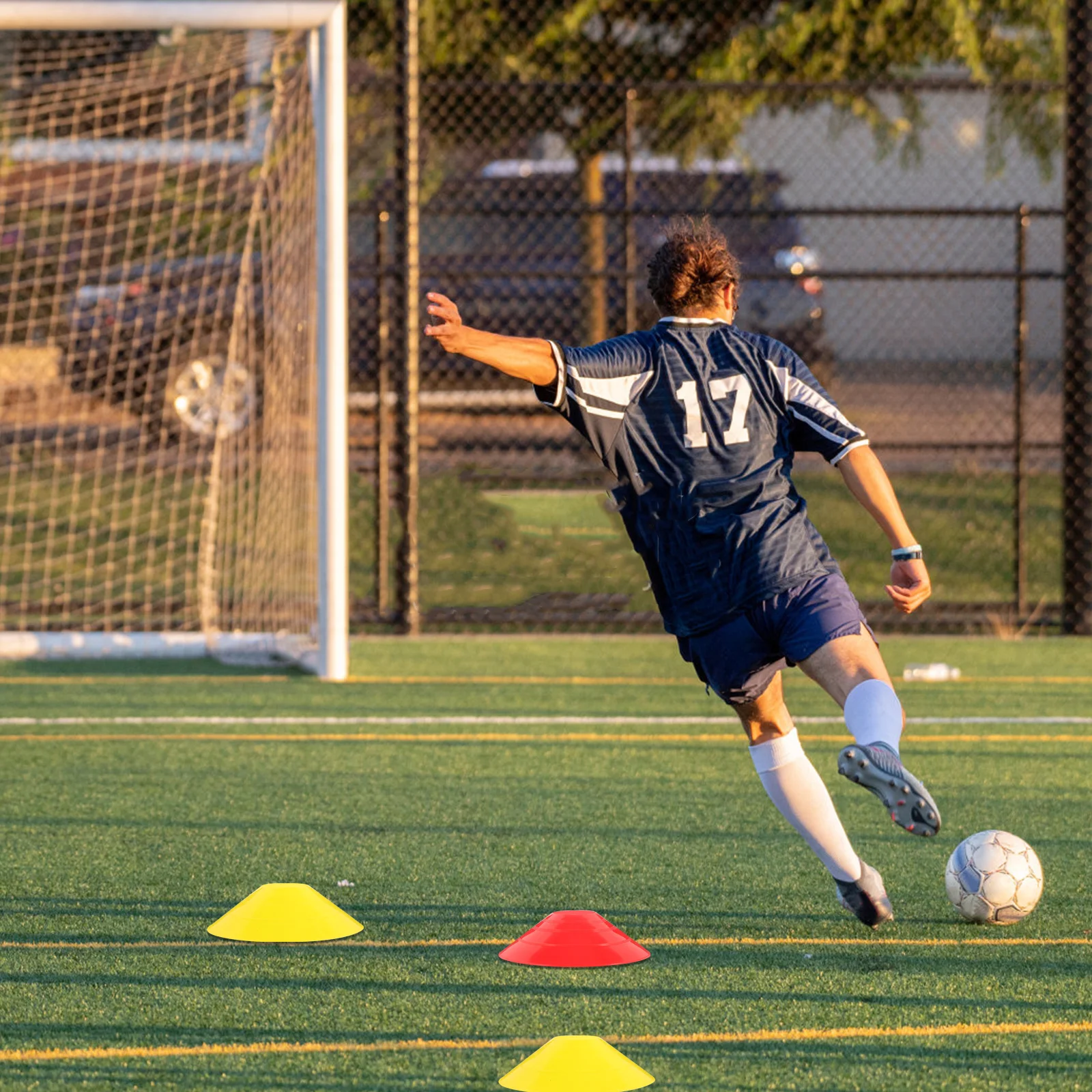 

12 шт., футбольные тренировочные маркерные диски, футбольные тренировочные инструменты, полиэтиленовый материал, спортивные таблички, легкие портативные для полевого класса