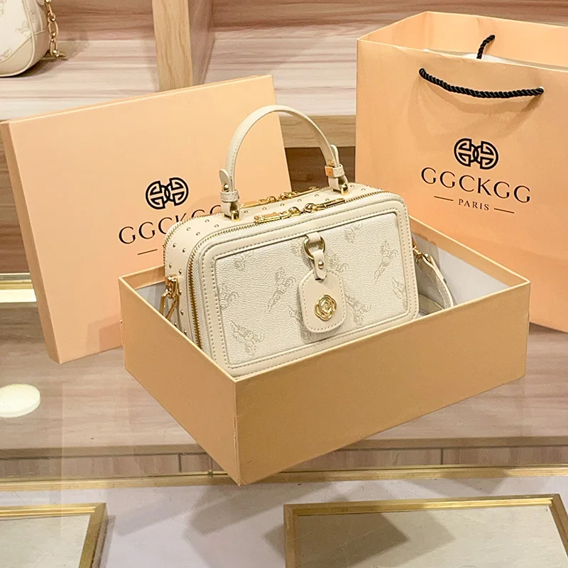 

Unique Simple Vintage Fashionable Tote Bag with Letter Logo and Solid Color for Women
