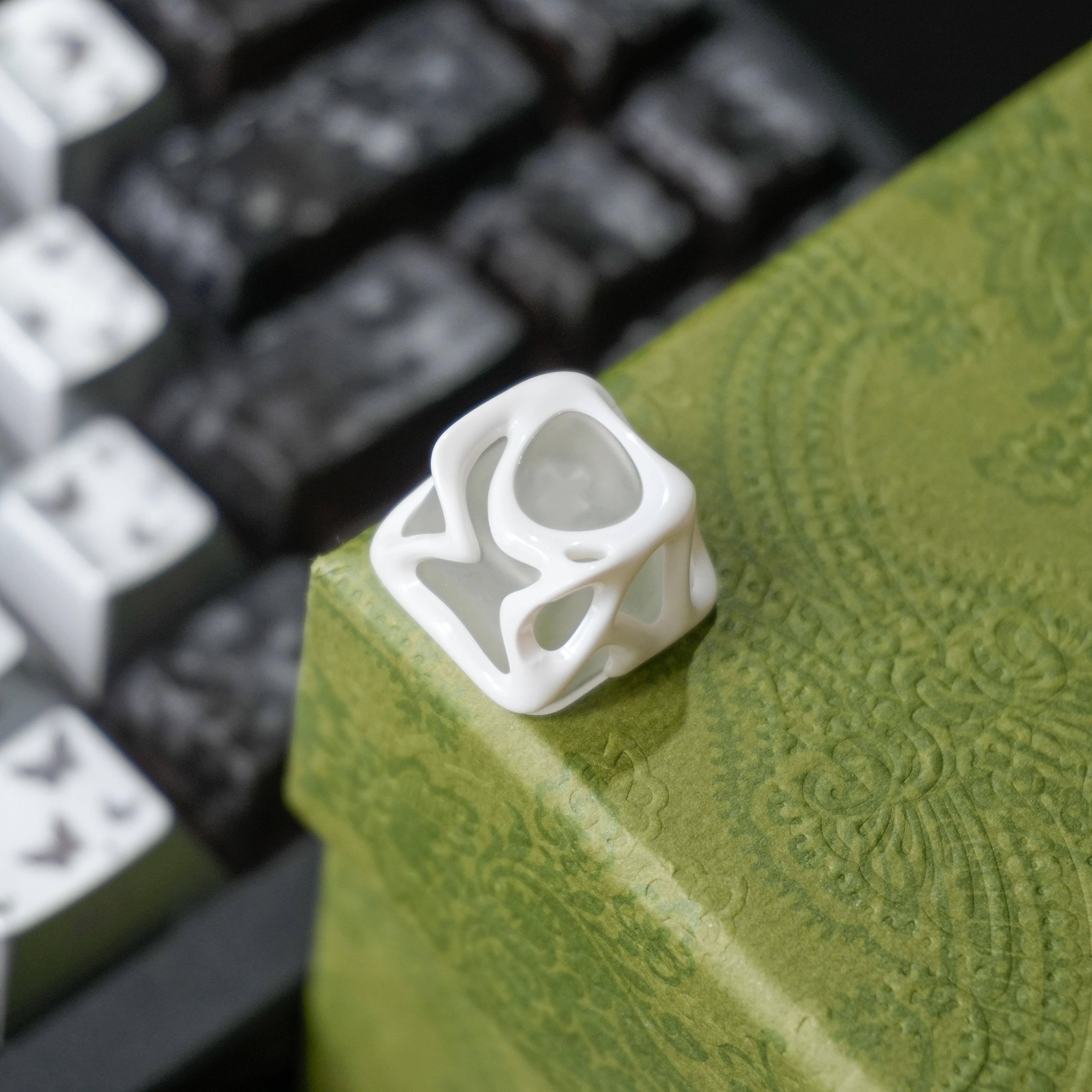 Single Key White ABS Electroplated Non‑metallic ESC Replacement Keycaps, Personalized Decorative Keycaps