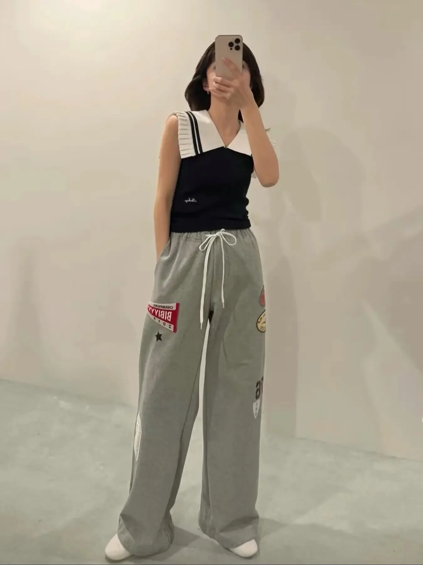 Japanese Fashion Graffiti Sticker Sports Casual Pants New 2026 Autumn Cute Girl Women's Versatile Elestic Wait Trousers
