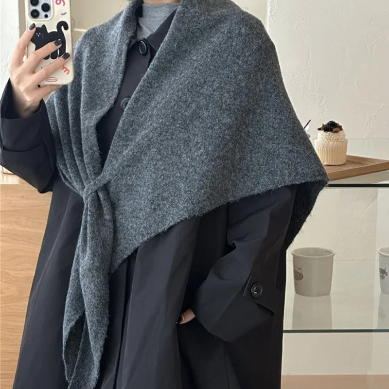 

Laziness on The Street with Wool Triangle Scarf for Women's Autumn and Winter Neck Protection, Warm Scarf, Solid Color Shawl