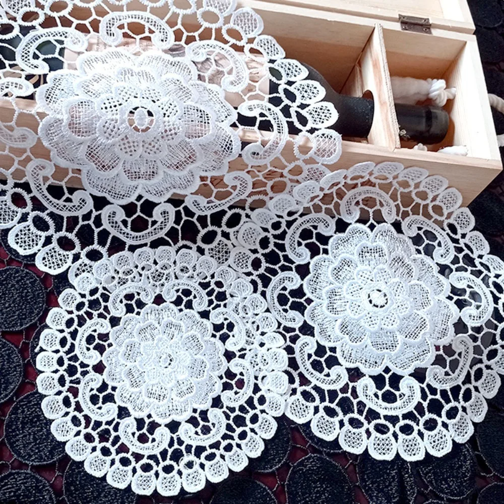 Ornament Prop Lace Embroidery Table Cloth Round Hollow Coffee Coaster White Tea Pad Mat Table Cup Mat for Kitchen Table
