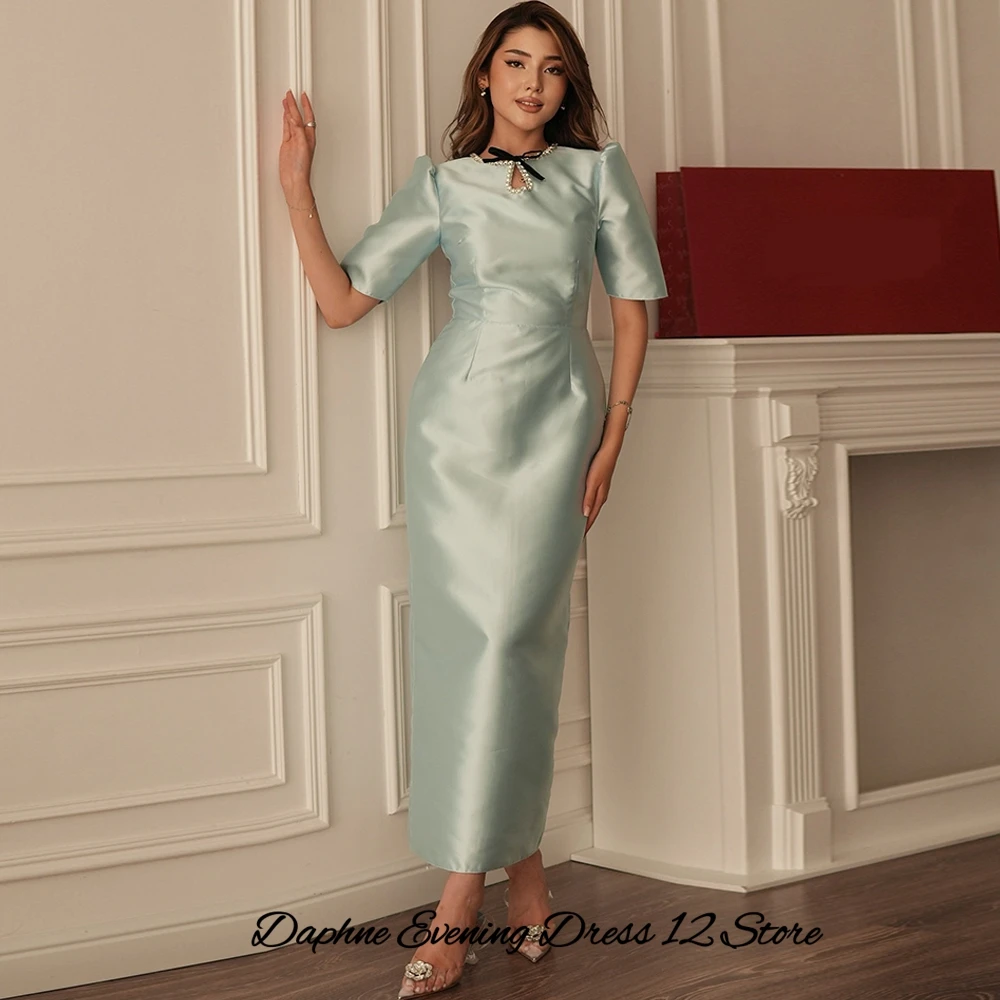 Sierlijke satijnen halve mouwen op maat gemaakte avondjurk Eenvoudige feestjurken met O-hals Delicate parels en strik Op maat gemaakte gelegenheidsjurken