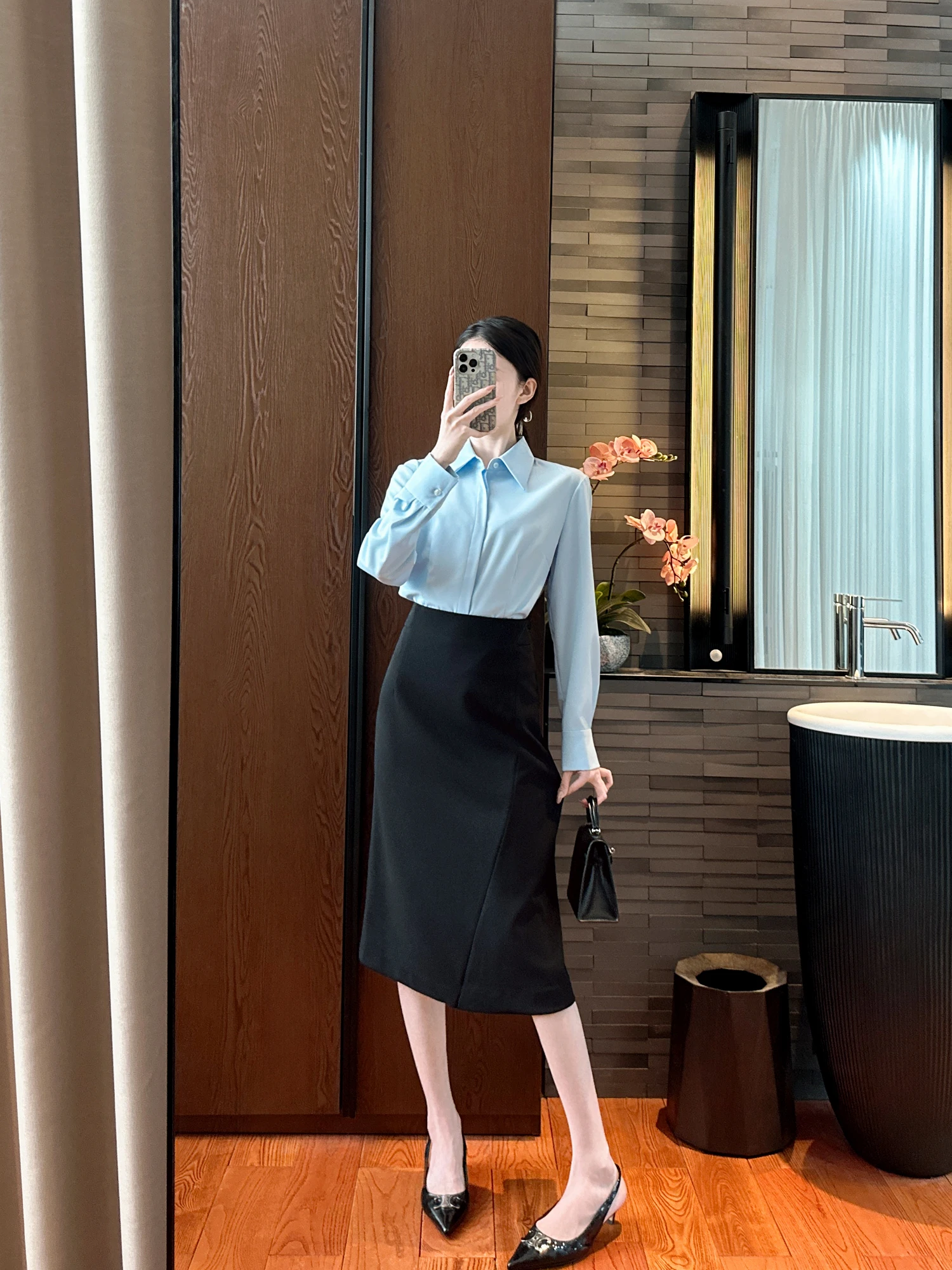 

Minimalist Light Blue Shirt for Women Essential Workwear Style Commute Style Slim Fit Long Sleeve Button up Casual Shirt