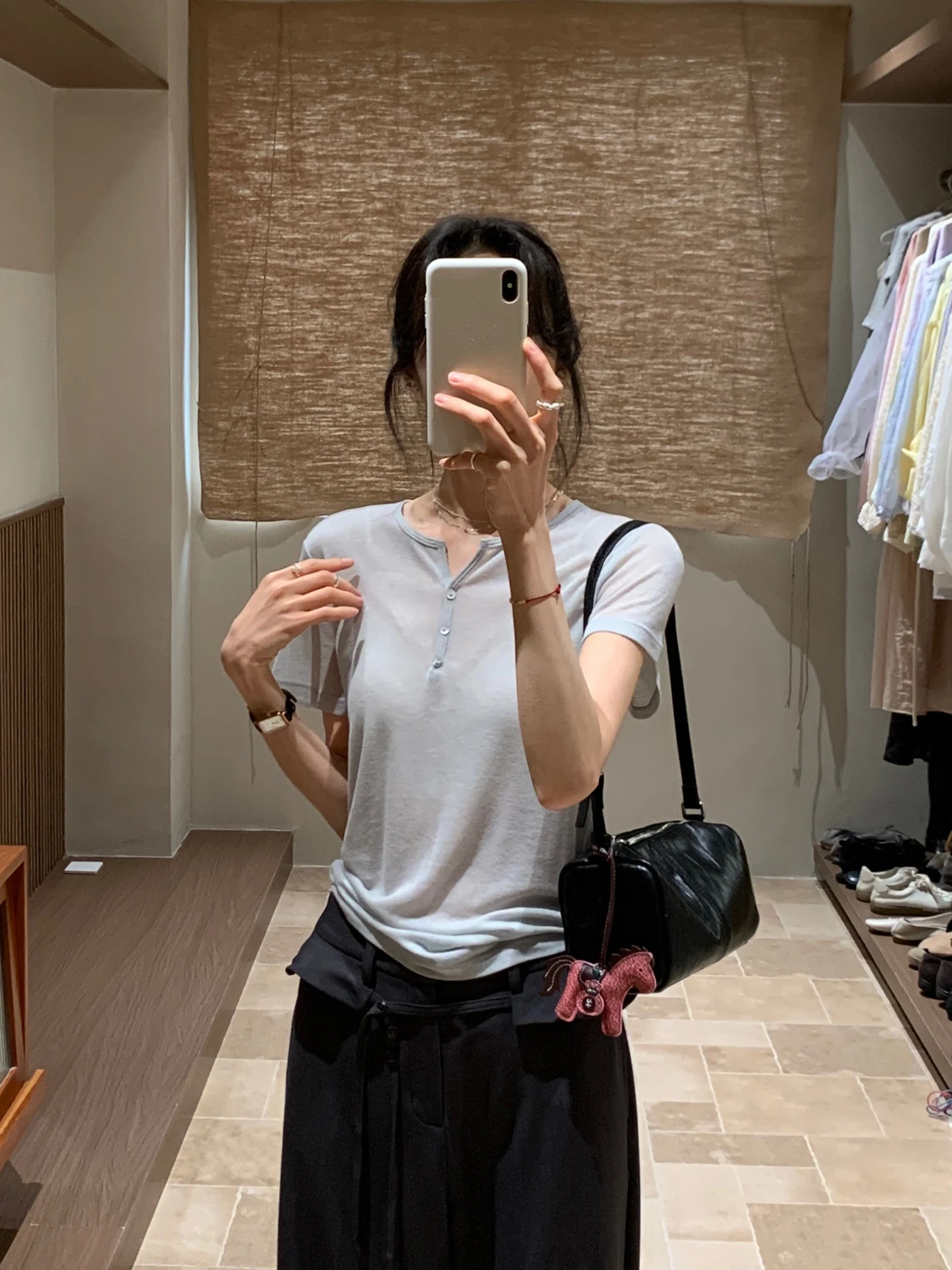 

Светло-серая шелково-шерстяная футболка с коротким рукавом и воротником хенли, женская, приталенная, дышащая, в повседневном стиле, весенняя модная новинка