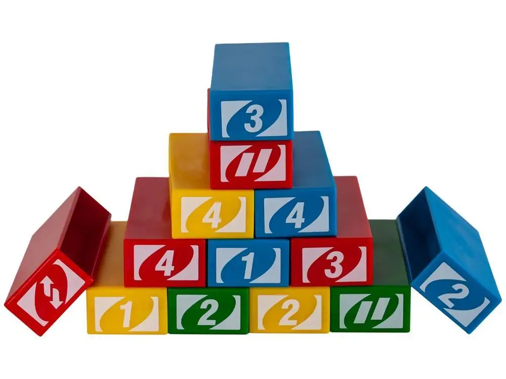 Che cosa sono gli Uno Stackers e perché sono perfetti per giocare in famiglia?