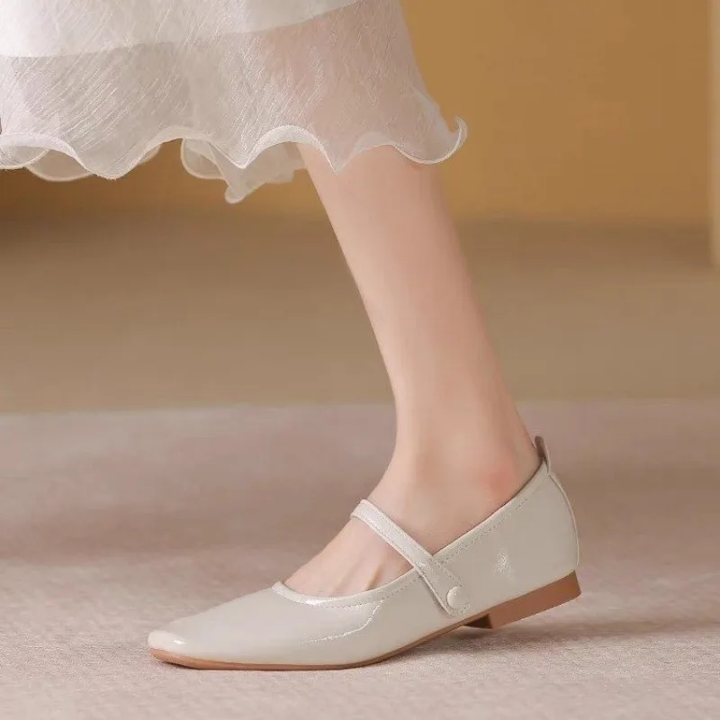 New Style Fashion Flats Shoes Women Casual Ballet Dance Shoes Sandals Autumn Designer Dress Shallow Walking Femme Zapatos Mujer