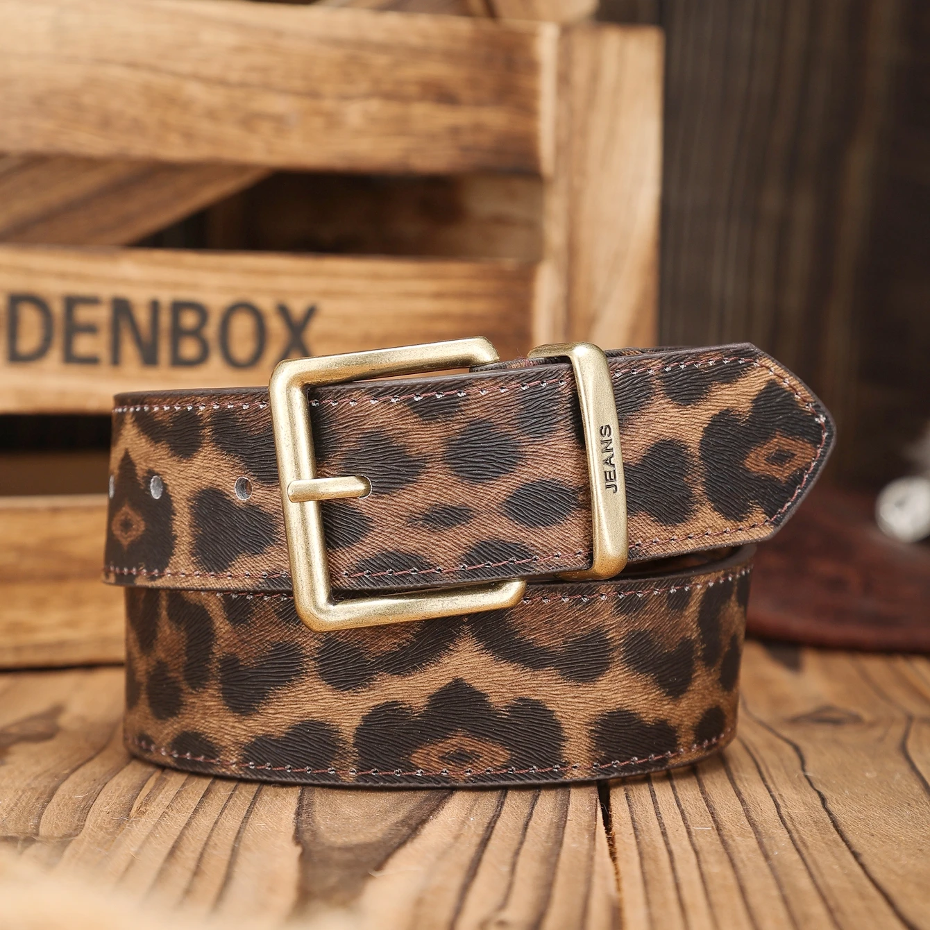 A Western-Buckle PU Belt Suitable for Both Men and Women, A Unique and Retro Brown Belt (With Perforated Nails Included)
