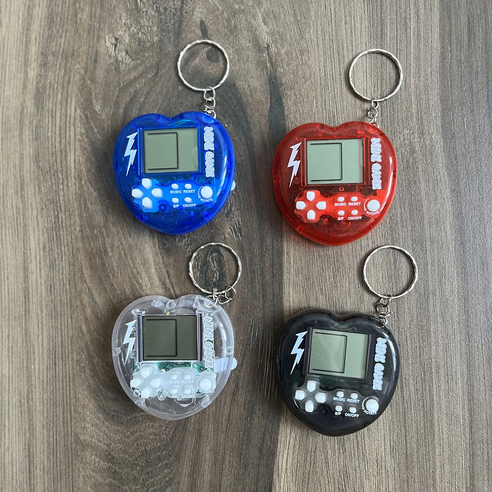 Porte-clés de machine de jeu classique pour enfants, mini console de jeu, cœur, poche, déterminer Nostdéchiré, IC, porte-clés, 26 jeux, cadeau jouet