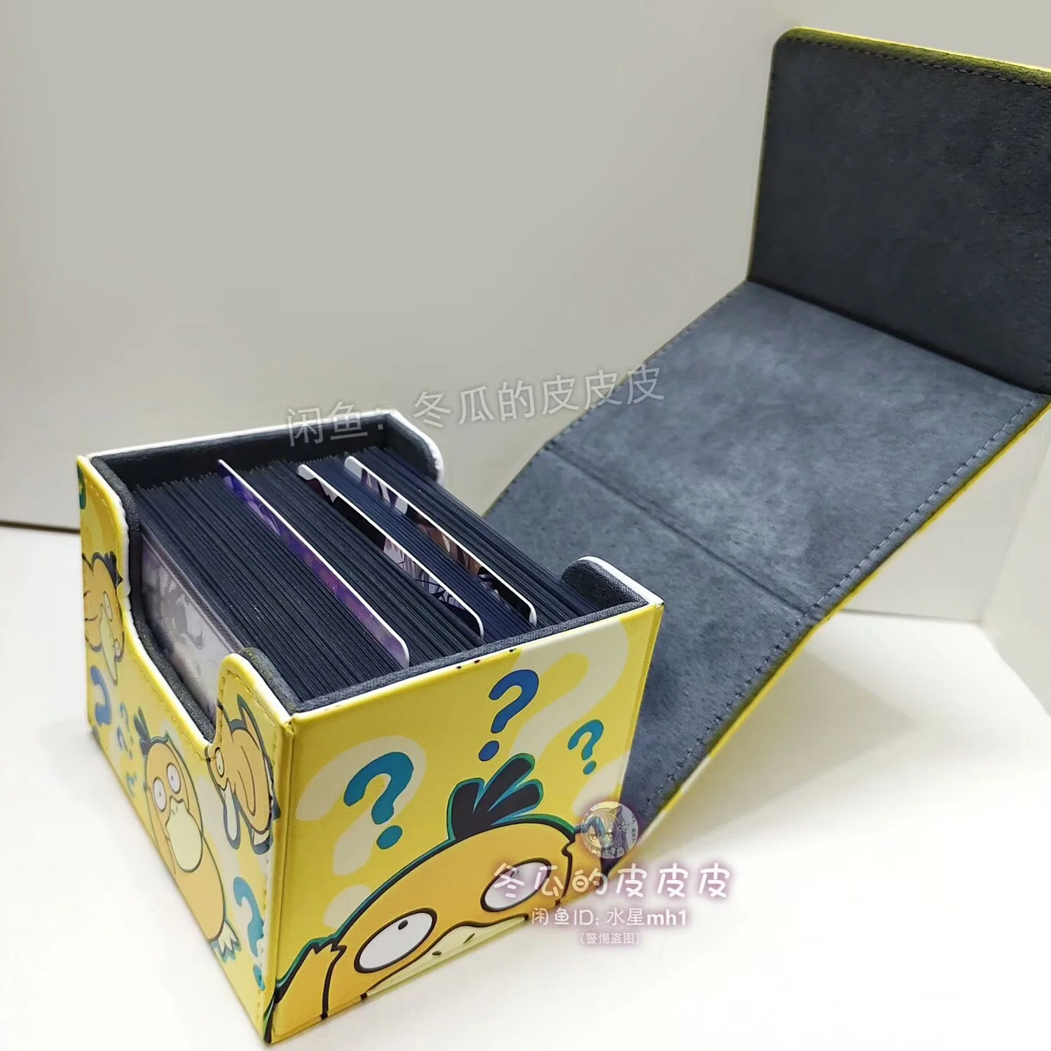 Pudełko na karty DIY, własnoręcznie robione, z motywem kreskówkowym PTCG Psyduck, urocze pudełko do przechowywania kart Ws Opcg Ygo Ptcg Psyduck, wysokiej jakości skórzane pudełko na karty, zabawki na prezent.