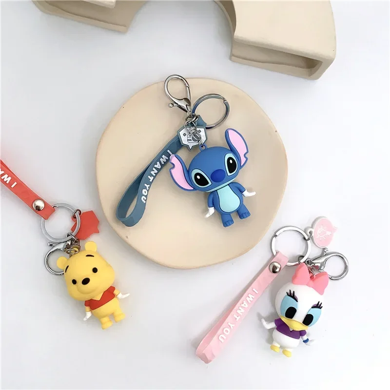 Porte-clés poupée Disney Mickey Mouse, sac à main de Couple, Anime, petit cadeau de voiture, Minnie Stitch Daisy, porte-clés mignon