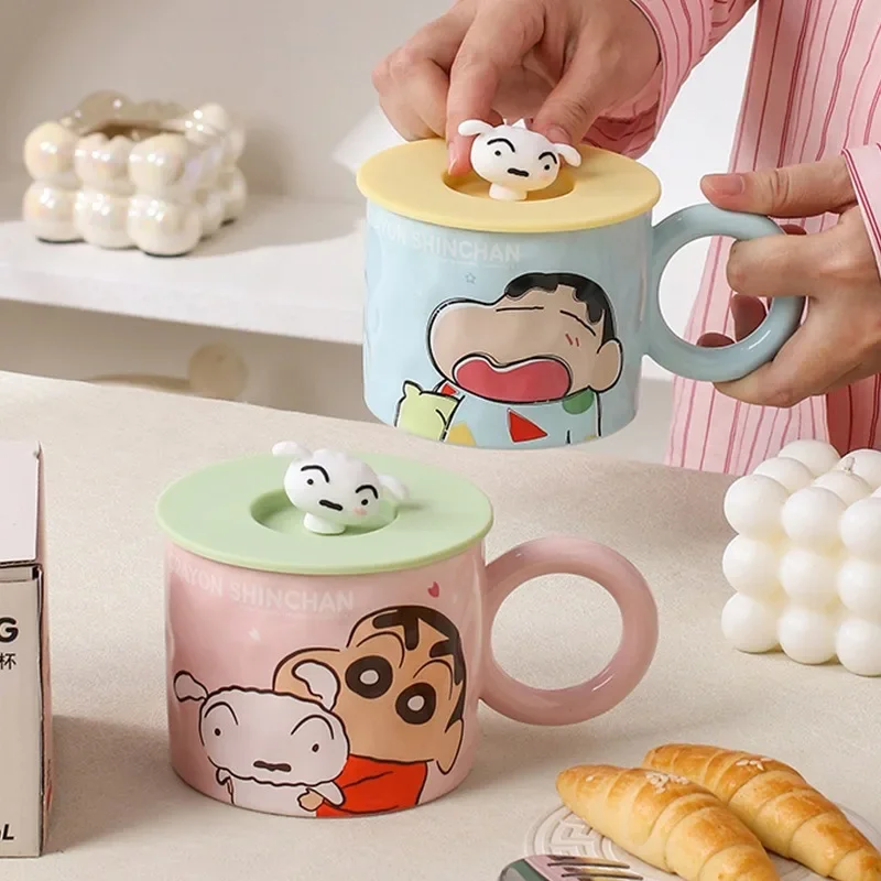 Crayon shin-chan escala caneca portátil casal kawaii presentes criativos perifhe presente dos desenhos animados cerâmica copo de água uso doméstico café