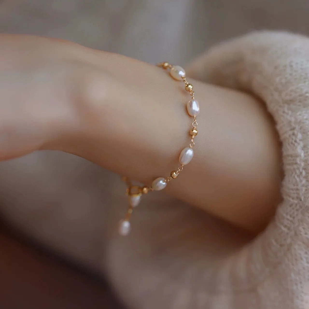 

5-6mm Rice Shape Natural Freshwater Pearl Bracelet for Women 17cm Length Copper Female Earrings Jewelry Gift 2026 New Arrivals
