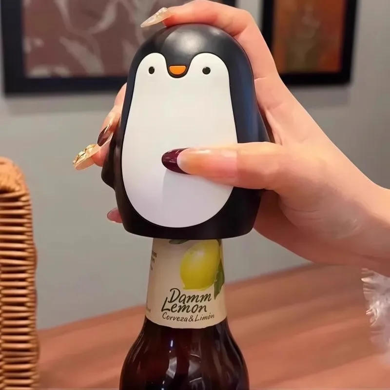 Ouvre-bouteille pingouin mignon, accessoire d'anime, décapsuleur créatif pour la maison, ouvre-boîte portable pour bière et boissons, cadeau mignon de dessin animé