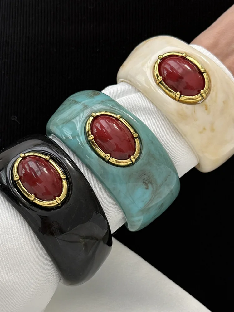 

Модный ретро-браслет из смолы с имитацией рубина, женское кольцо с изогнутой поверхностью, стильное нестандартное кольцо на руку, трансграничная продажа
