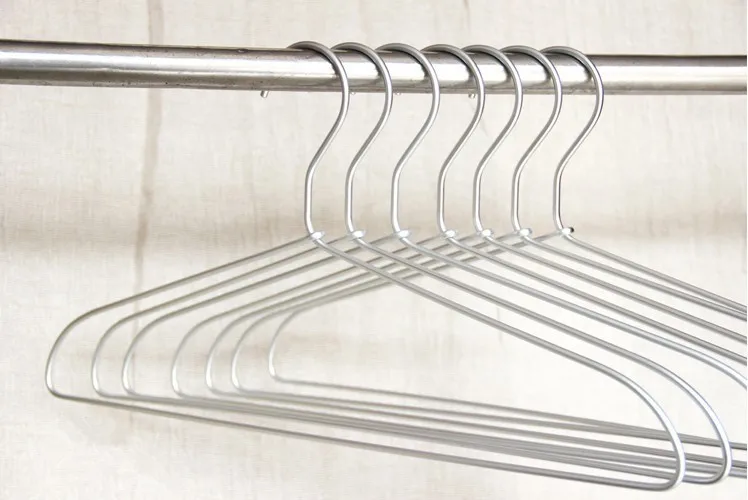 

Luxury Aluminum Tops Hanger ,Strong Metal Clothes Hanger (35 pieces/ Lot)