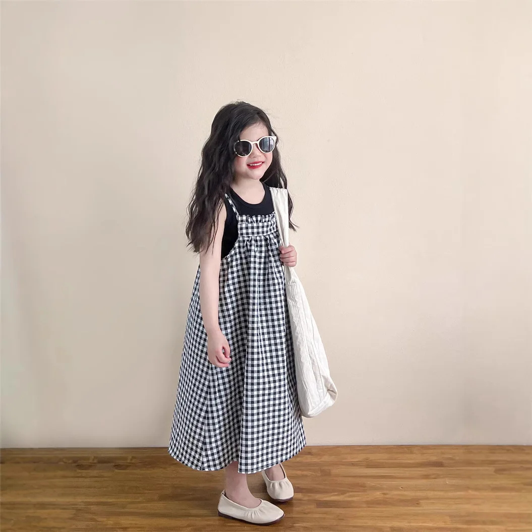 

Лето 2025 г., новая корейская детская одежда для девочек, черно-белый клетчатый жилет на подтяжках, юбка, свободное клетчатое платье